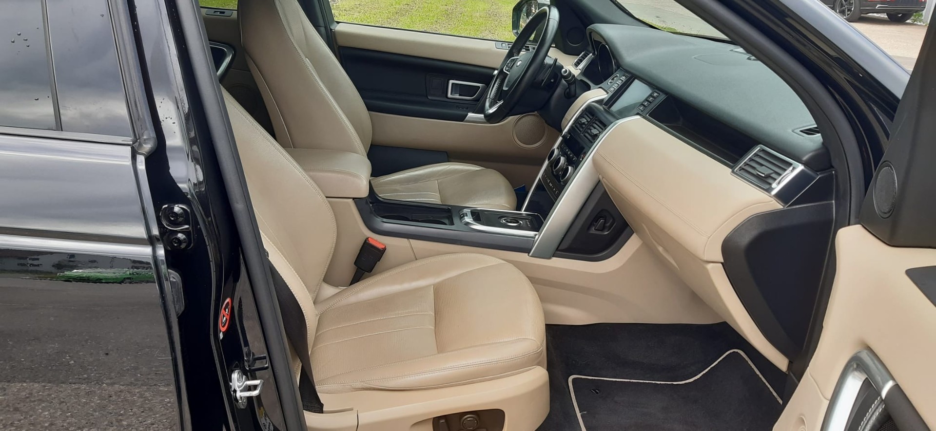 LAND ROVER Discovery Sport 2.0 Si4 HSE Luxury AT9 7 places-image-8