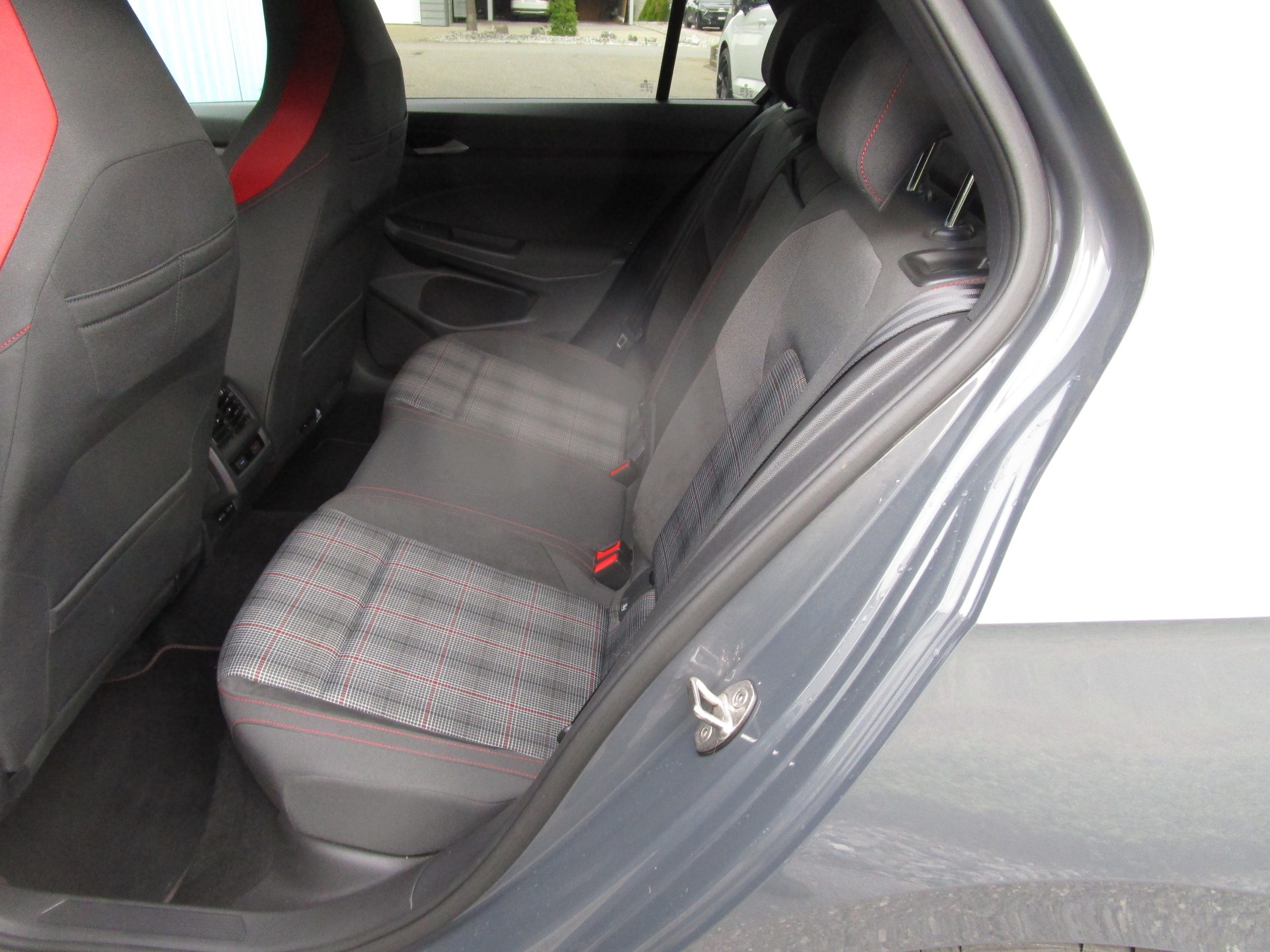 VW Golf 2.0 TSI GTI DSG-image-8