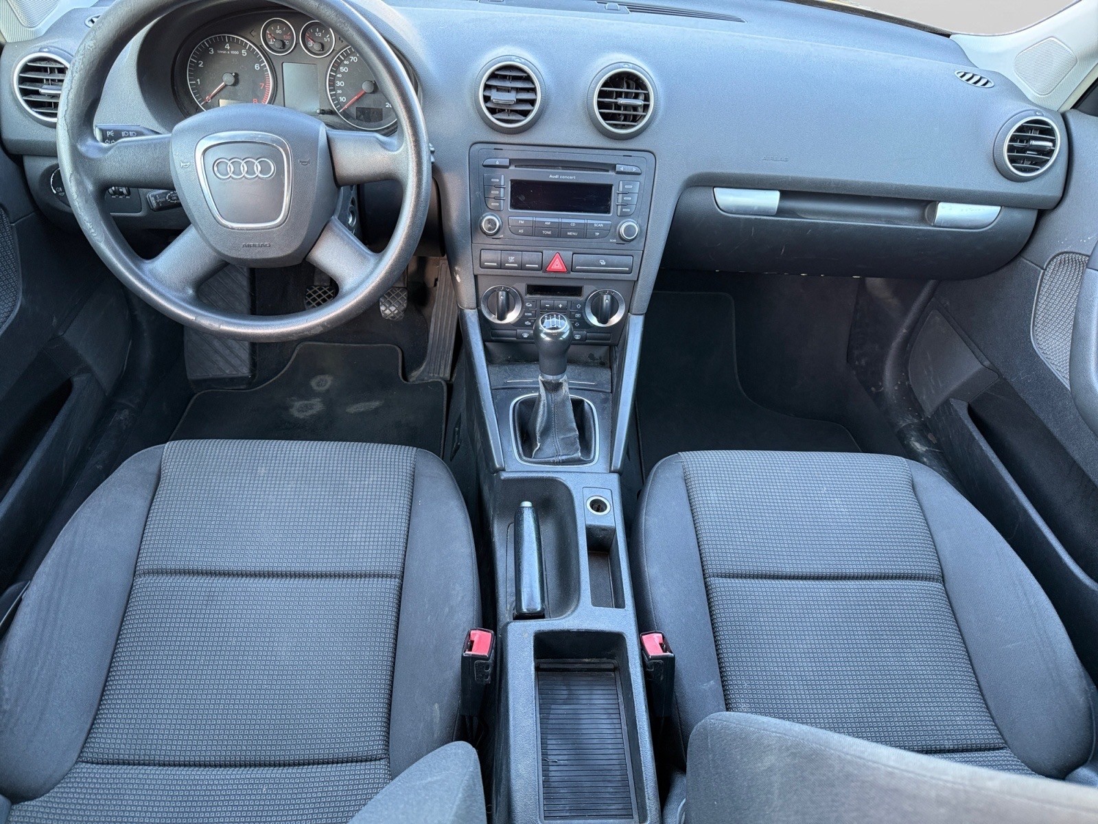 AUDI A3 Sportback 2.0 FSI Attraction-image-9