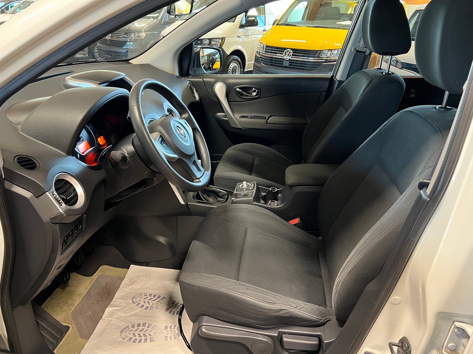 RENAULT Koleos 2.5 Expression 4x4-image-8
