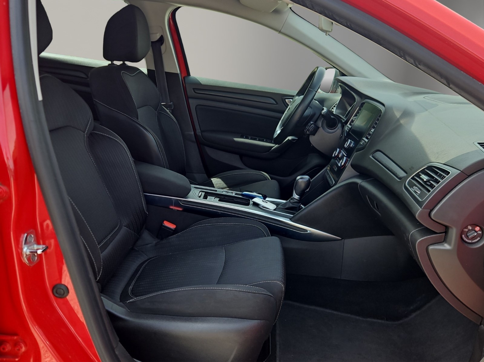RENAULT Mégane Grandtour 1.5 dCi Business EDC-image-12