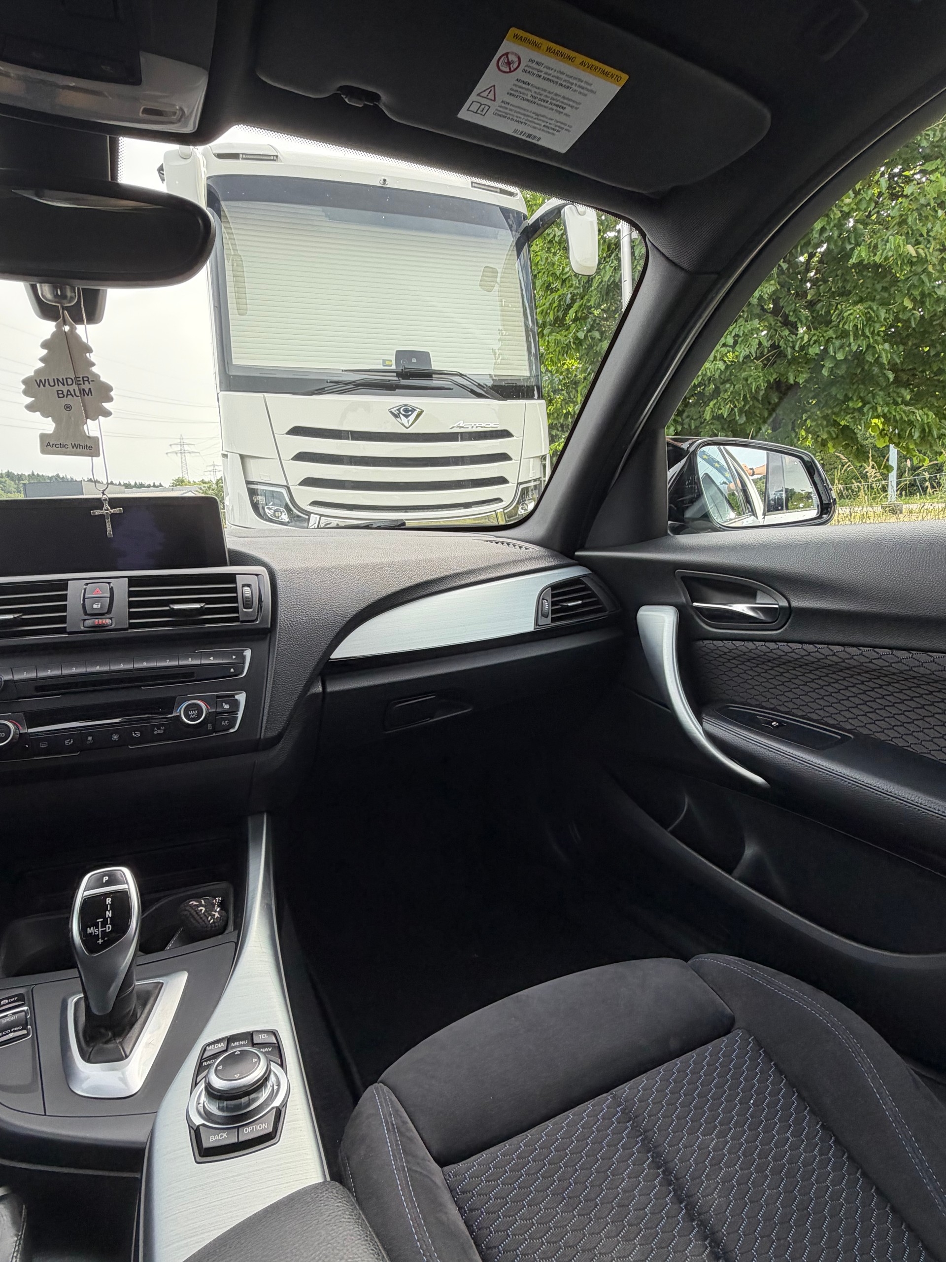 BMW M135i xDrive Steptronic-image-13