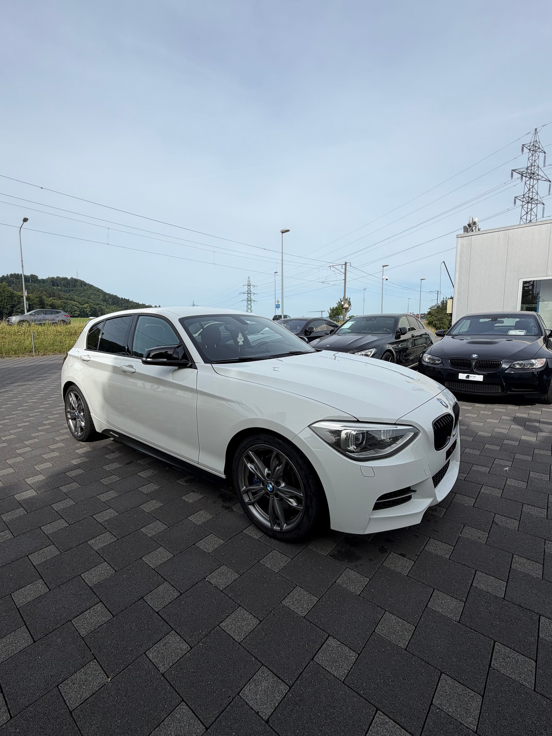 BMW M135i xDrive Steptronic-image-6