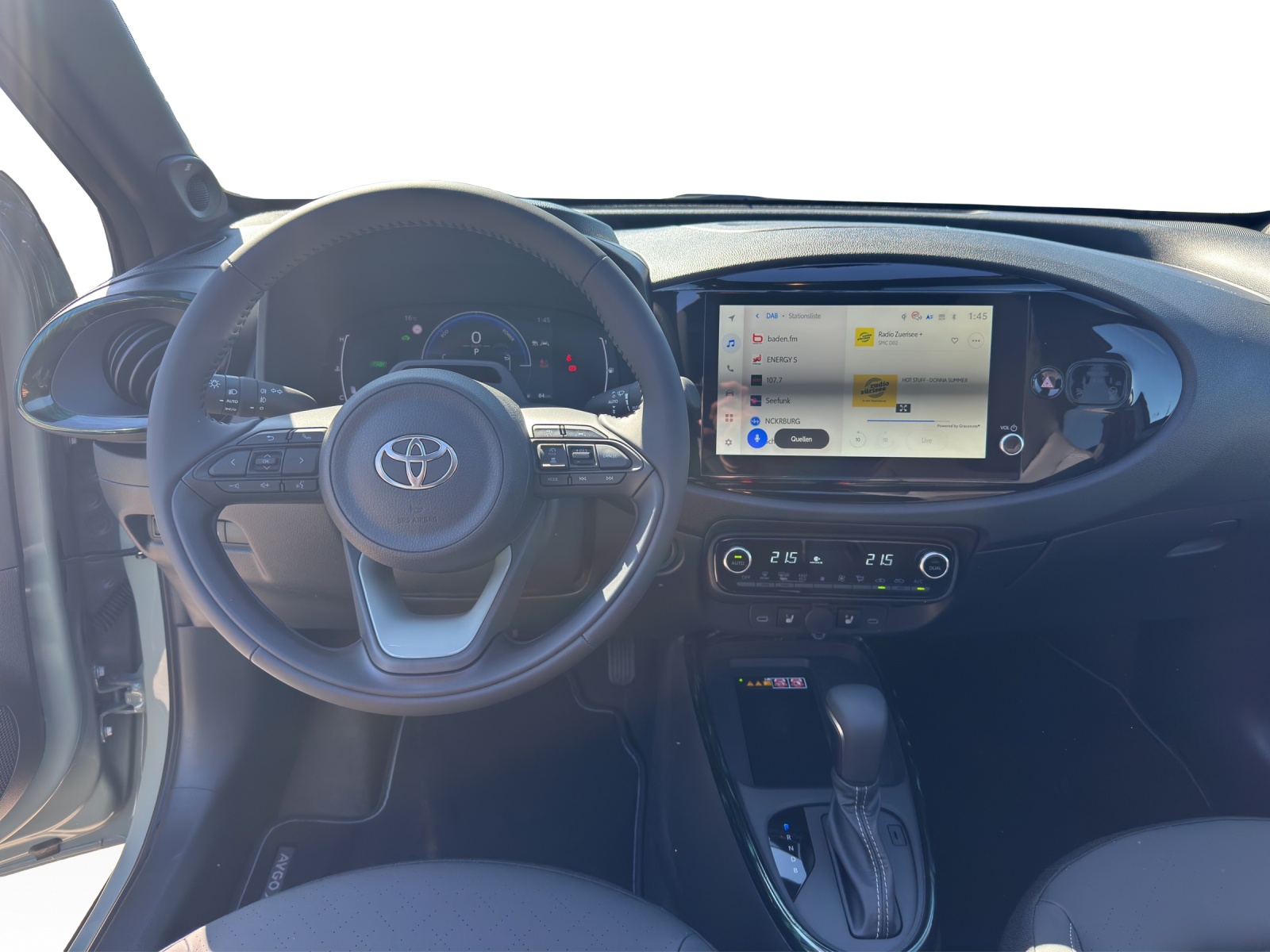 TOYOTA Aygo X 1.5 VVT-i HSD Style-image-4