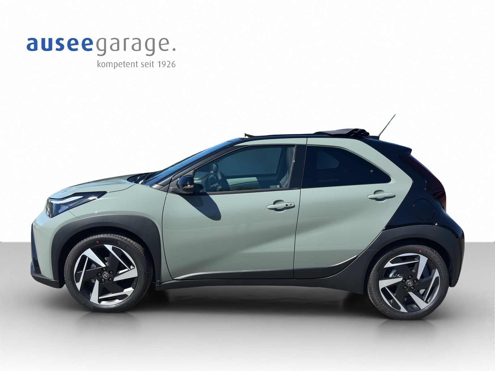 TOYOTA Aygo X 1.5 VVT-i HSD Style-showroom-element-1