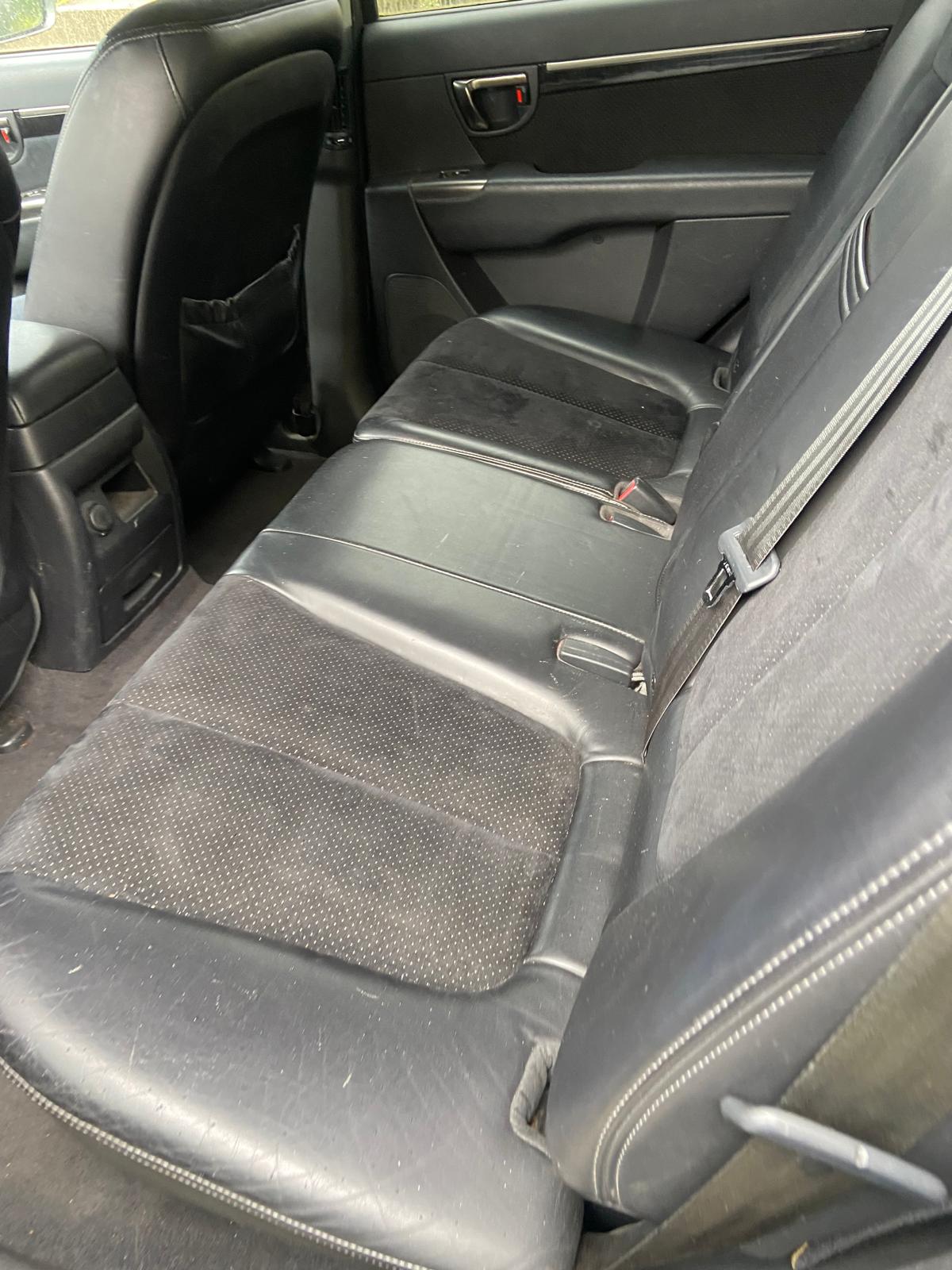 HYUNDAI Santa Fe 2.2 CRDi Team 08 4WD Automatic-image-3