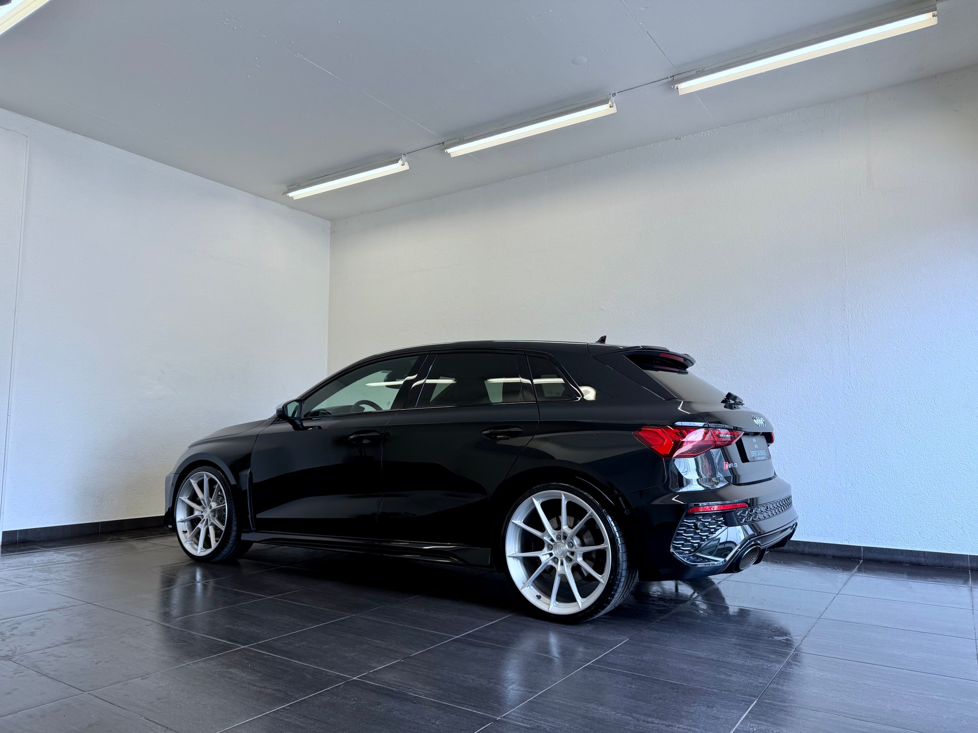 AUDI RS3 Sportback 2.5 TSI quattro S-tronic "Titan Forged"-image-7