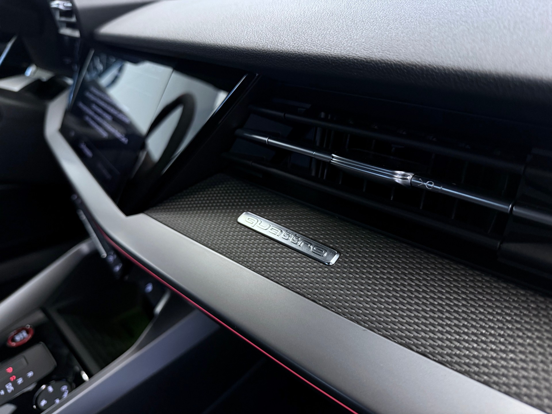 AUDI RS3 Sportback 2.5 TSI quattro S-tronic "Titan Forged"-image-18