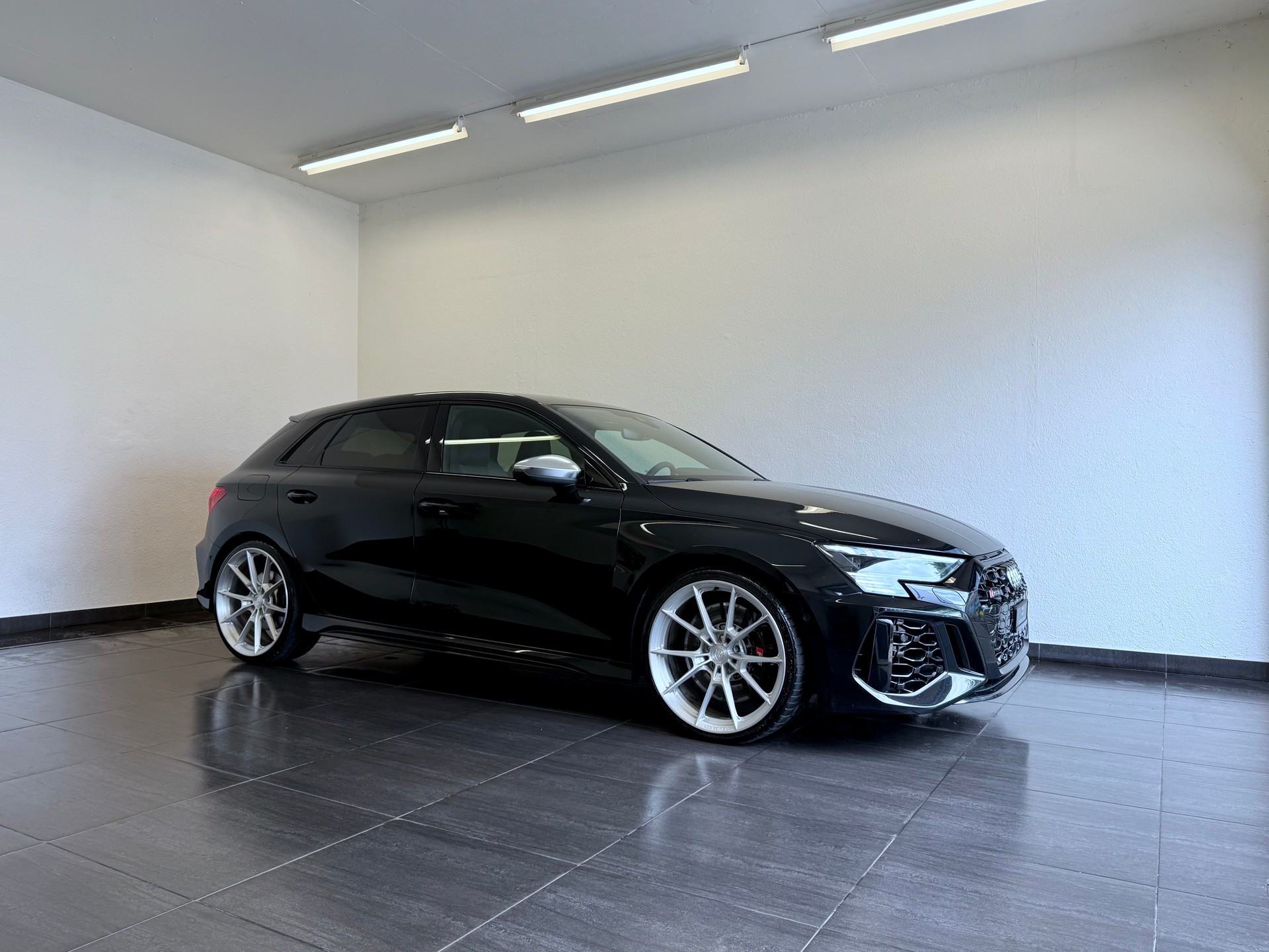 AUDI RS3 Sportback 2.5 TSI quattro S-tronic "Titan Forged"