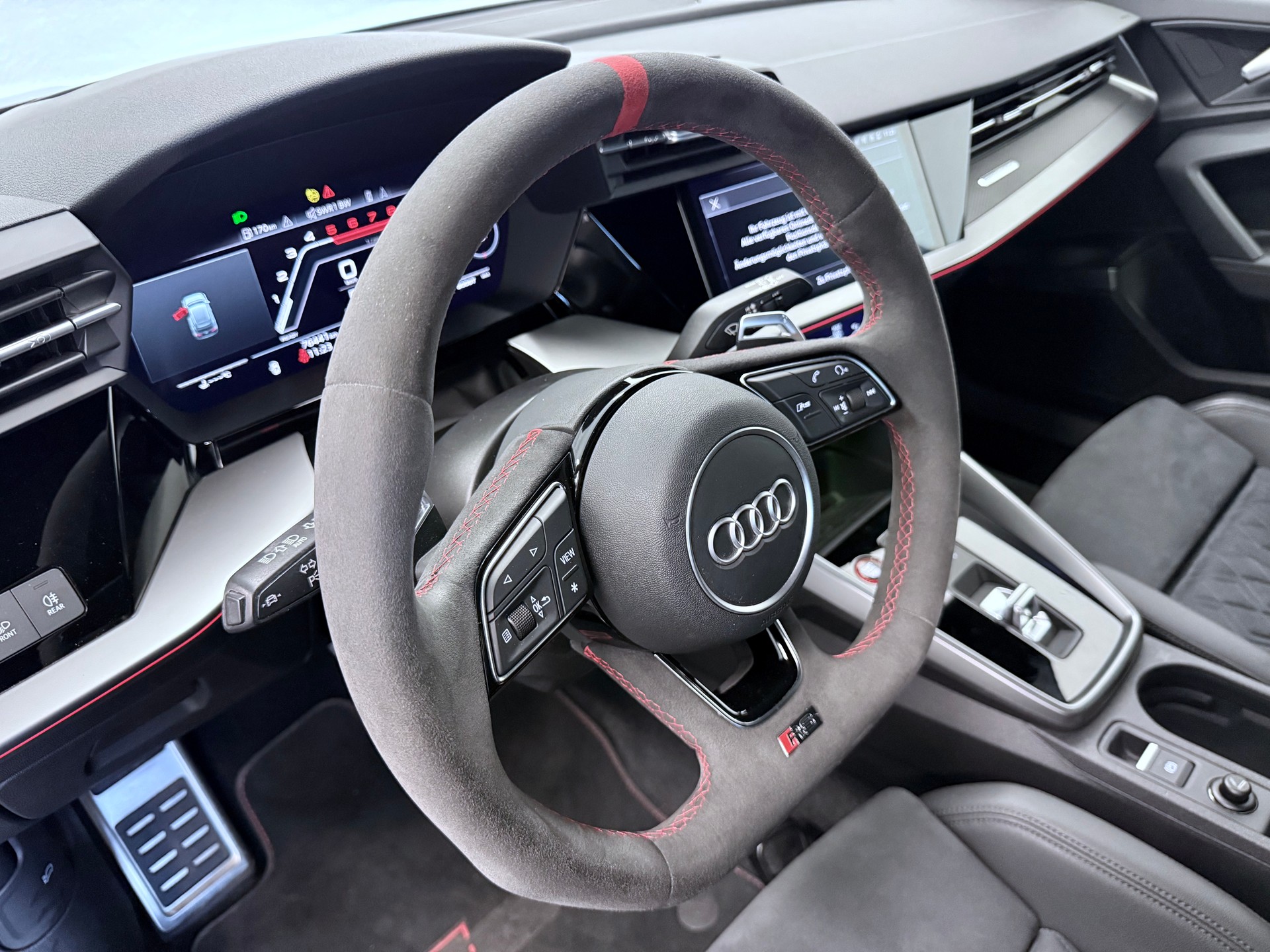 AUDI RS3 Sportback 2.5 TSI quattro S-tronic "Titan Forged"-image-11
