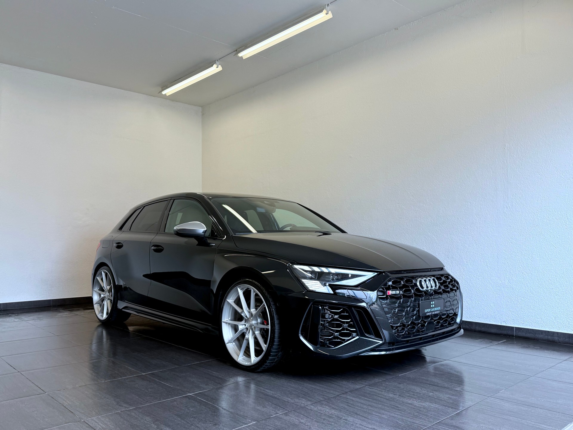 AUDI RS3 Sportback 2.5 TSI quattro S-tronic "Titan Forged"-showroom-element-1