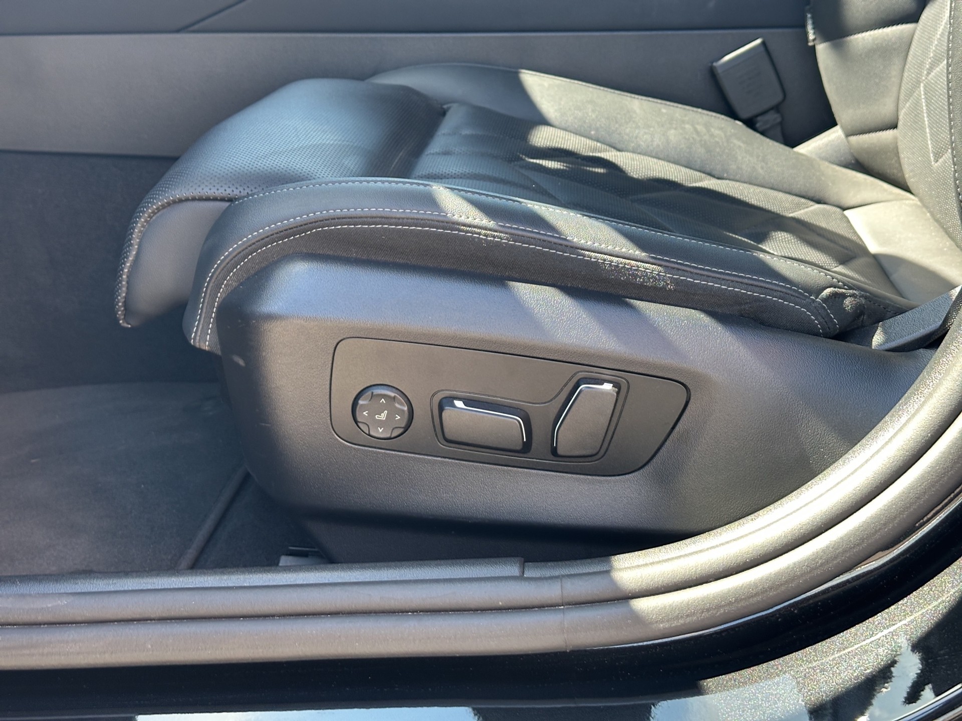 BMW 520d xDrive M Sport Steptronic-image-9