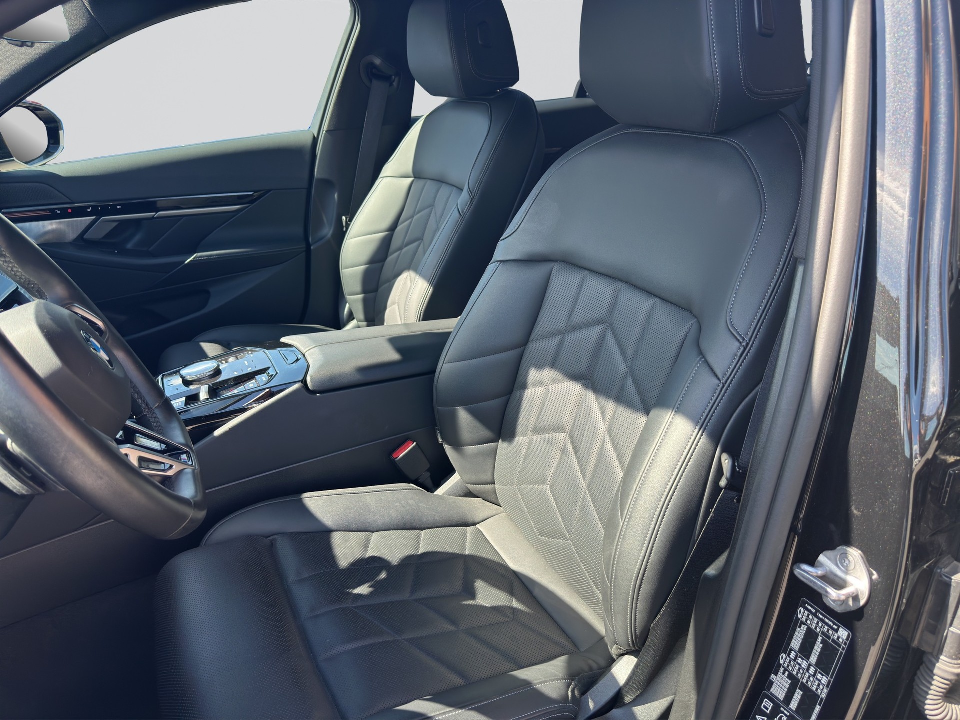 BMW 520d xDrive M Sport Steptronic-image-5