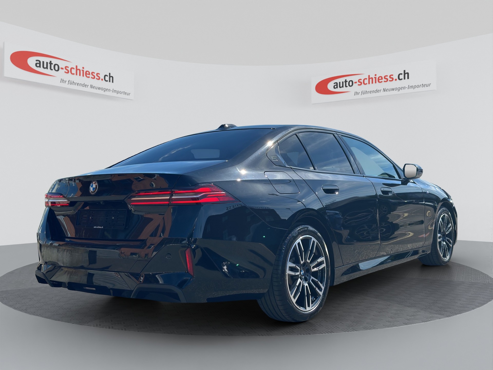 BMW 520d xDrive M Sport Steptronic-image-4