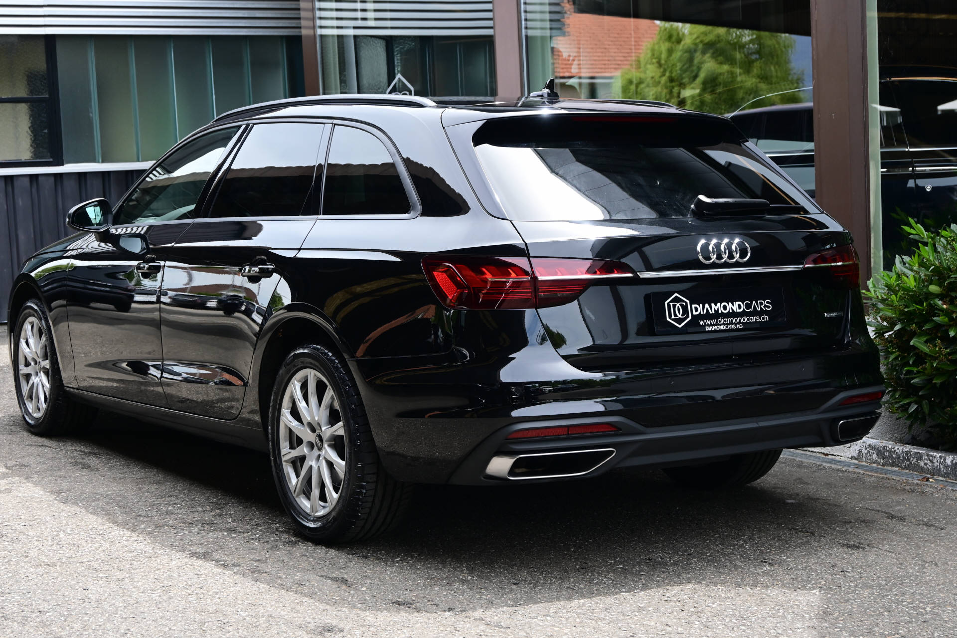 AUDI A4 Avant 2.0 40 TDI Advanced Attraction quattro S-Tronic-image-4