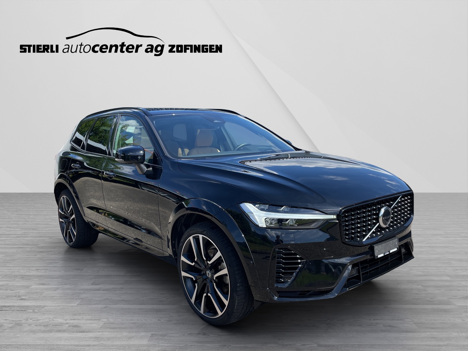 VOLVO XC60 2.0 T6 TE Ultimate Dark eAWD-showroom-element-2