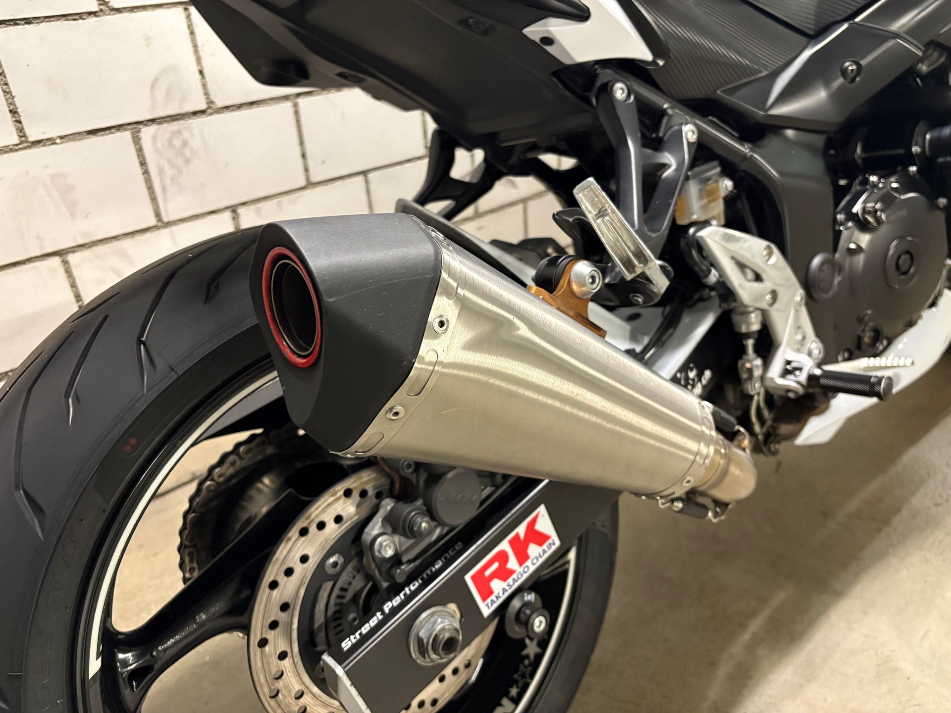 SUZUKI GSR 750 ABS Freegun-image-6