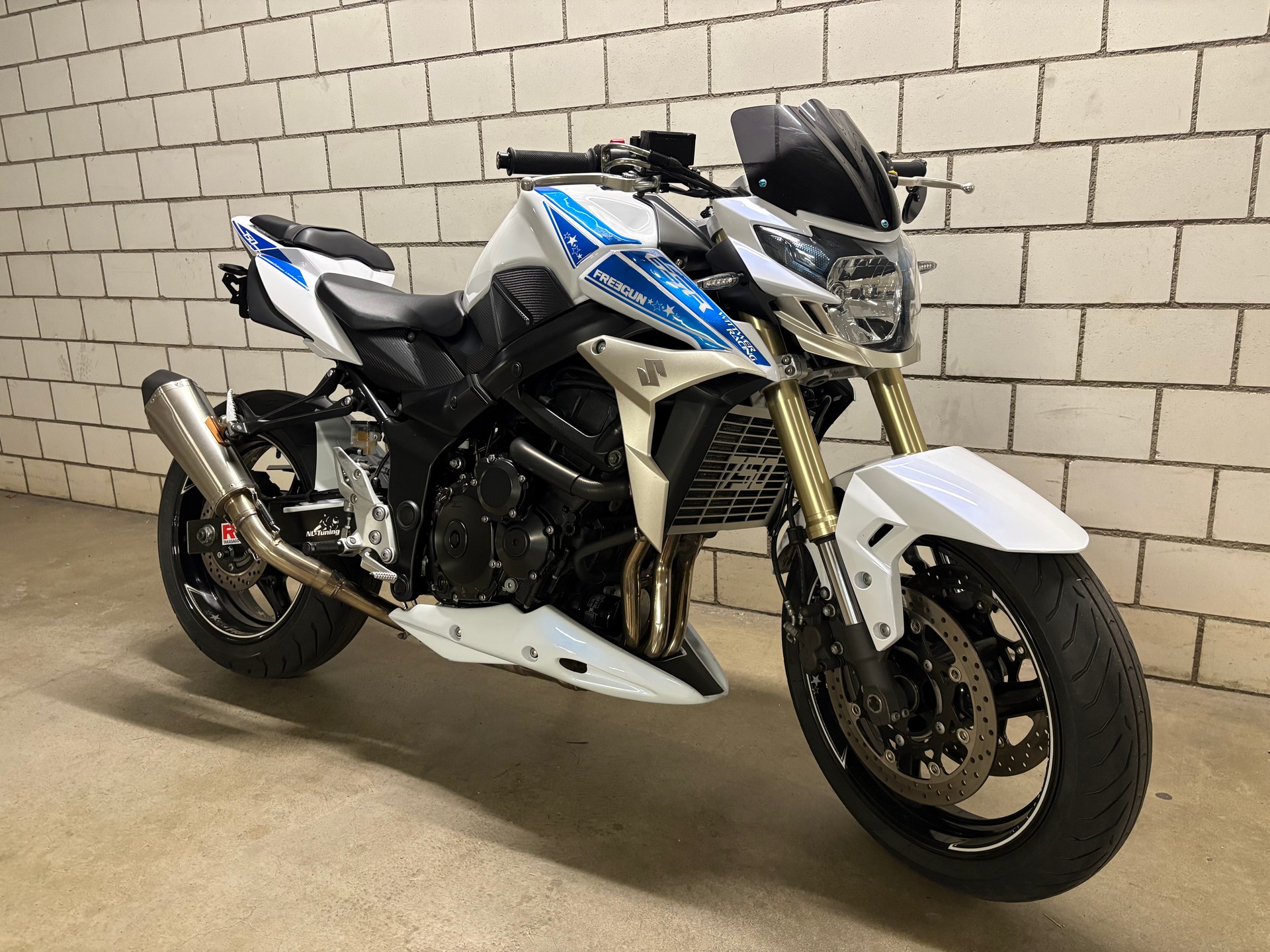 SUZUKI GSR 750 ABS Freegun-image-0