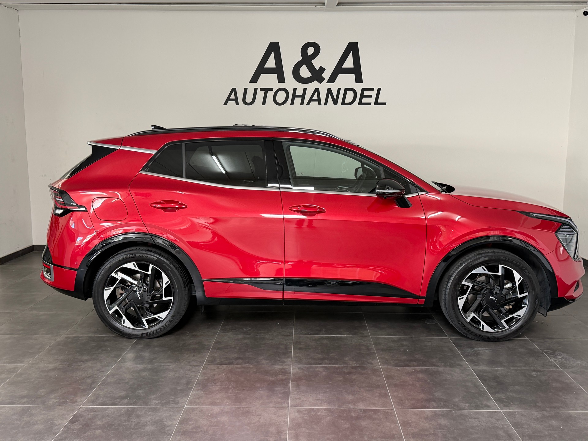 KIA Sportage 1.6T-GDi PHEV GT-Line 4x4 A-showroom-element-2