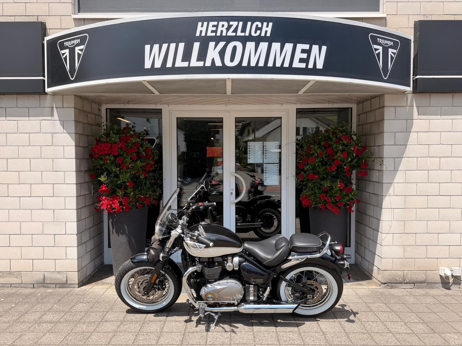 TRIUMPH Bonneville 1200 Speedmaster-image-0