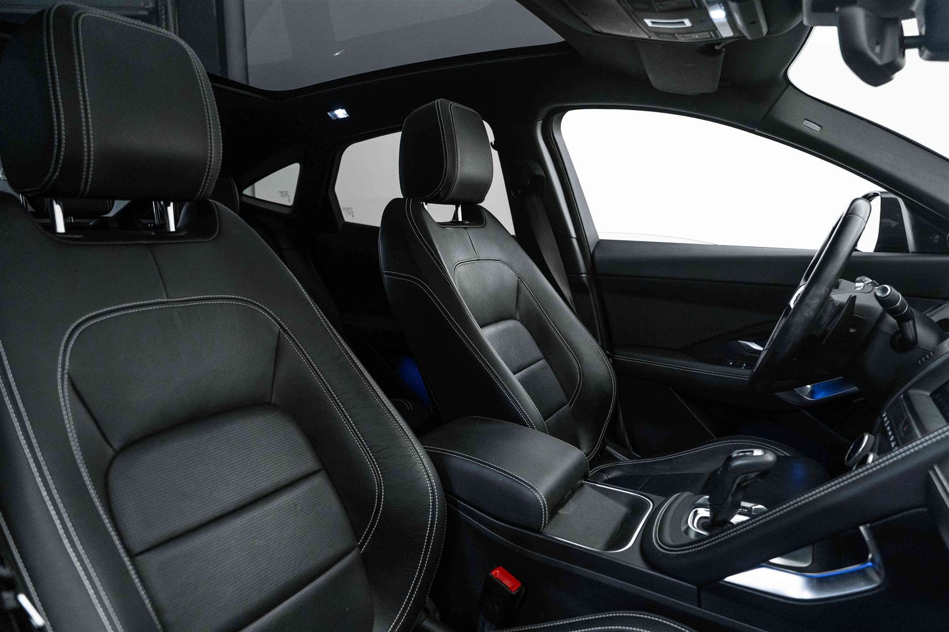 JAGUAR E-Pace 2.0 P250 AWD Automatik-image-11
