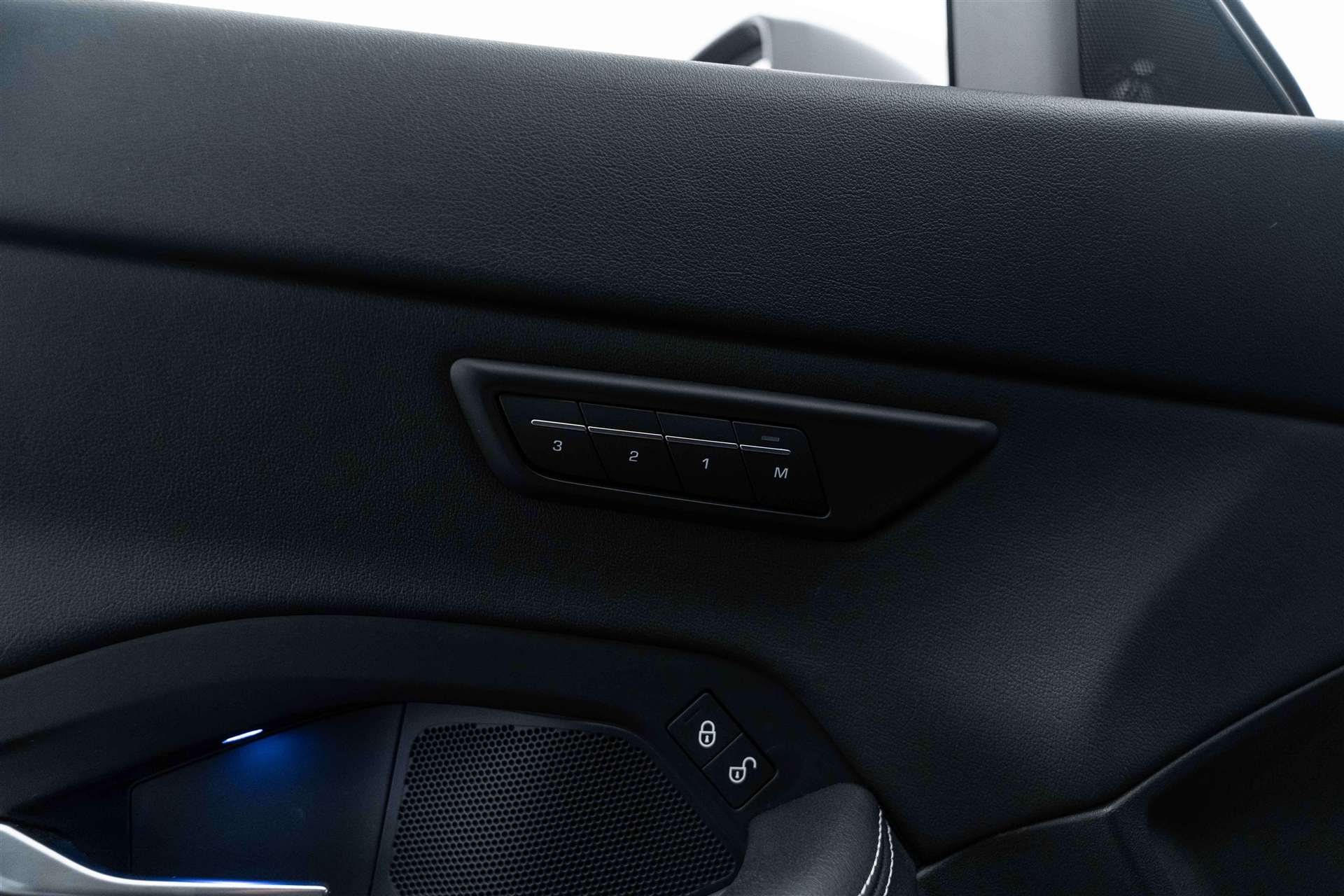 JAGUAR E-Pace 2.0 P250 AWD Automatik-image-16