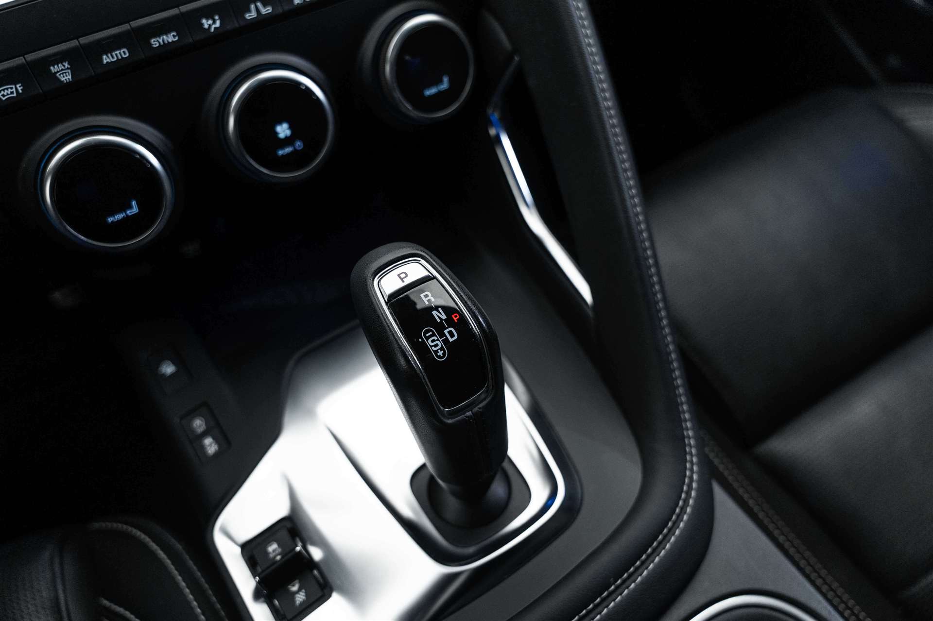 JAGUAR E-Pace 2.0 P250 AWD Automatik-image-30