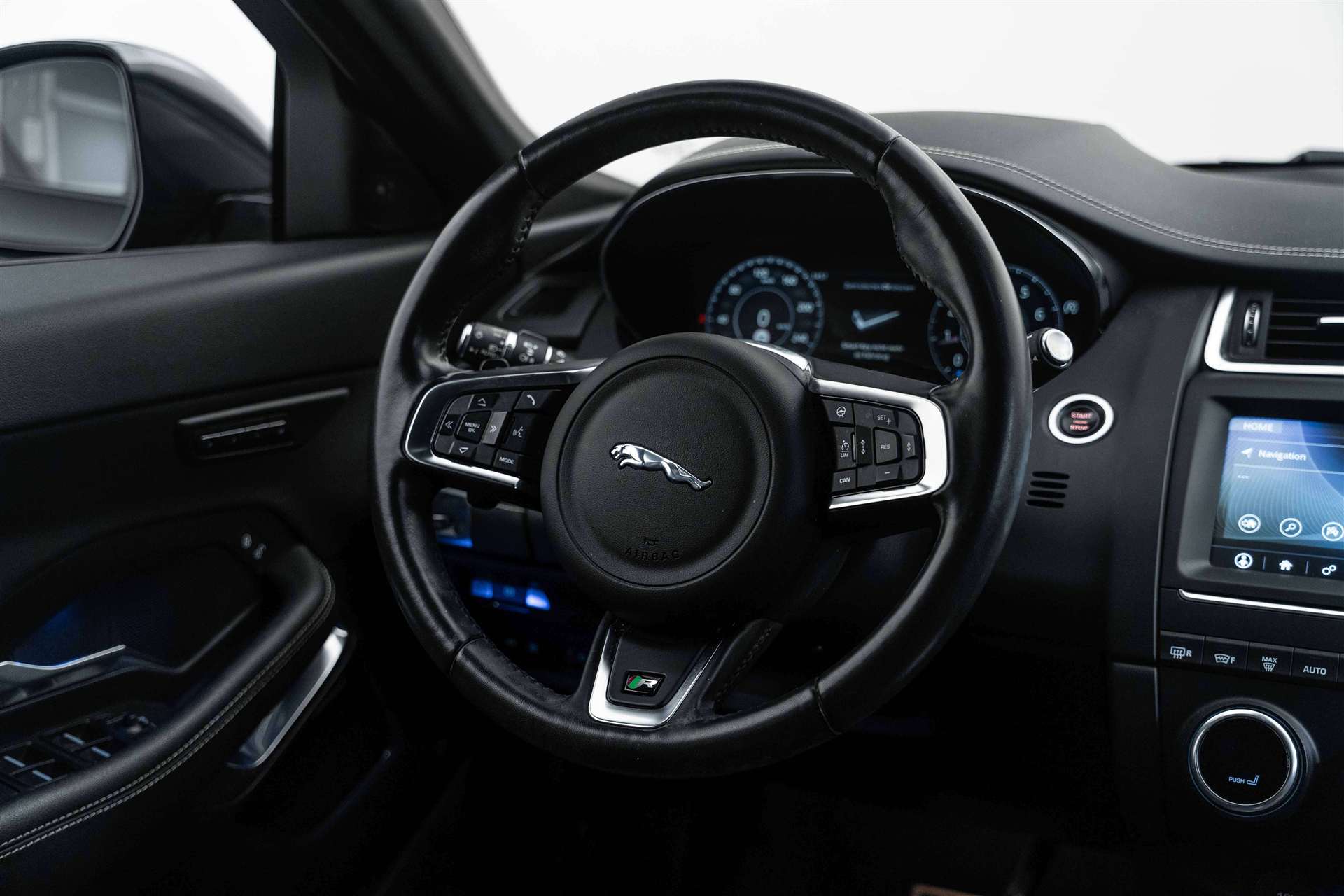 JAGUAR E-Pace 2.0 P250 AWD Automatik-image-9