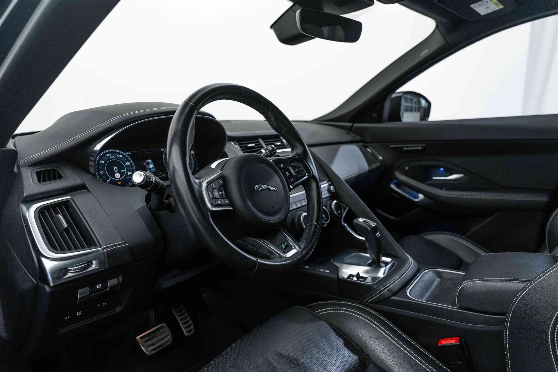 JAGUAR E-Pace 2.0 P250 AWD Automatik-image-7