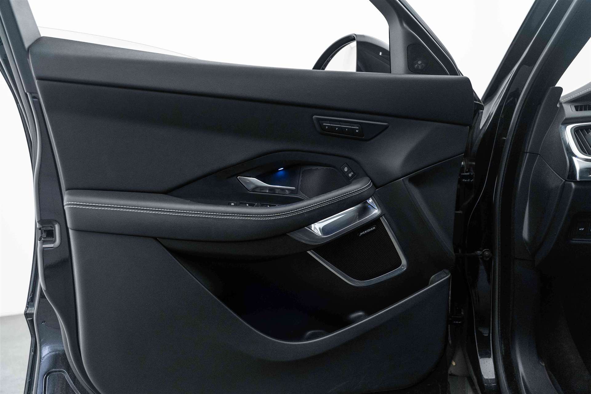 JAGUAR E-Pace 2.0 P250 AWD Automatik-image-6
