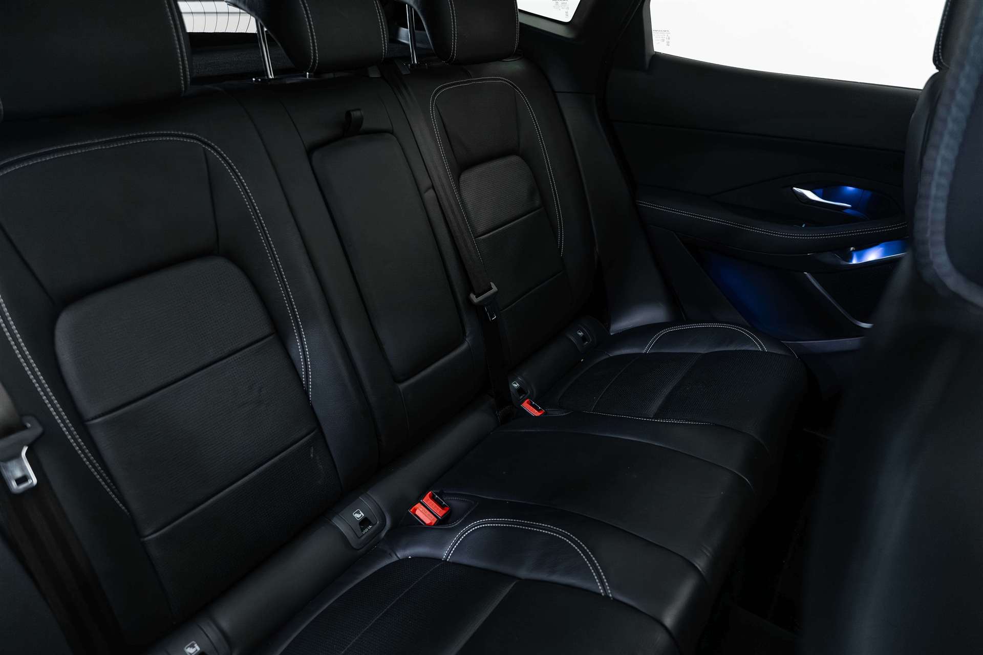 JAGUAR E-Pace 2.0 P250 AWD Automatik-image-14