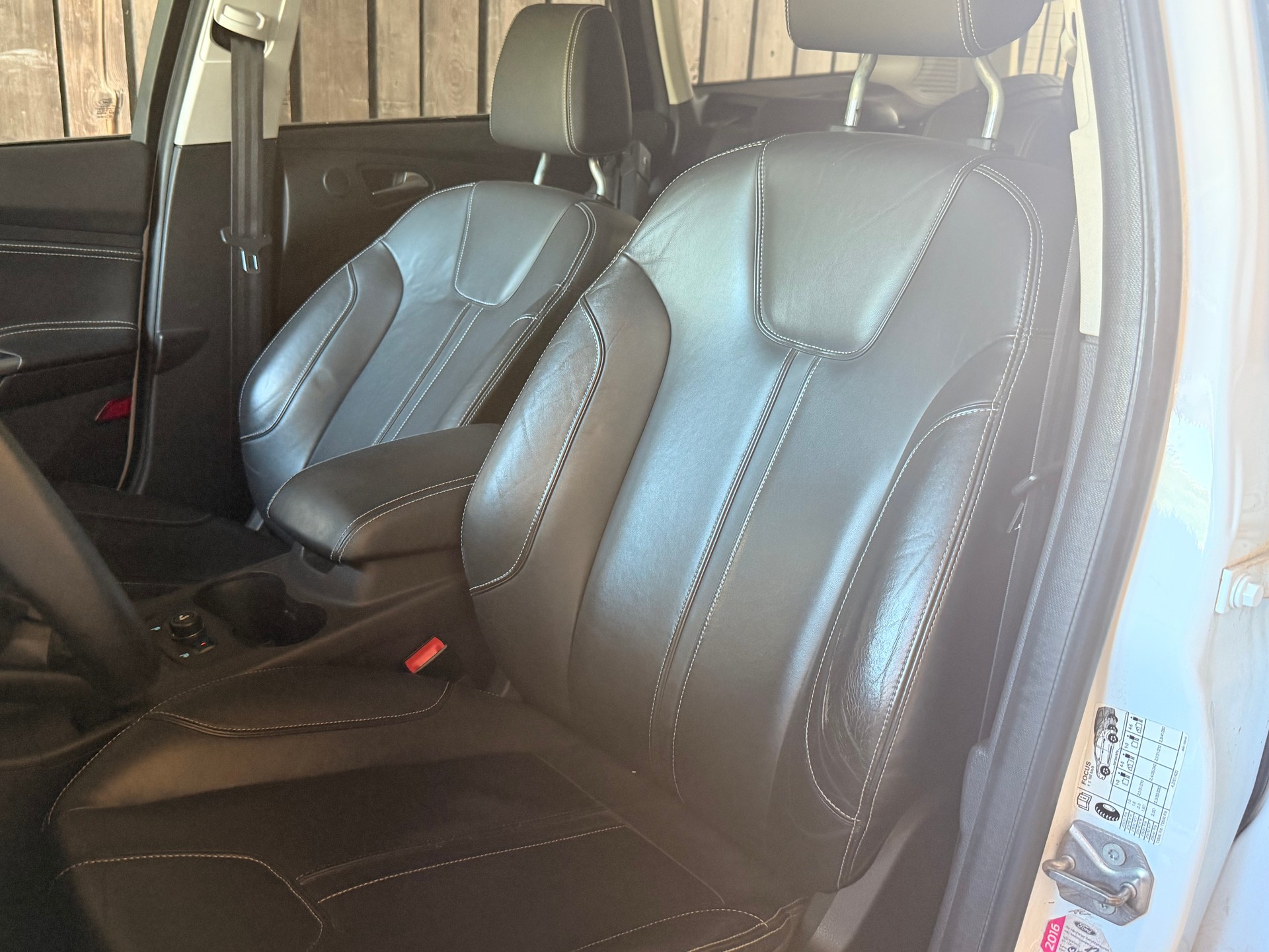 FORD Focus 2.0 TDCi Trend PowerShift-image-9