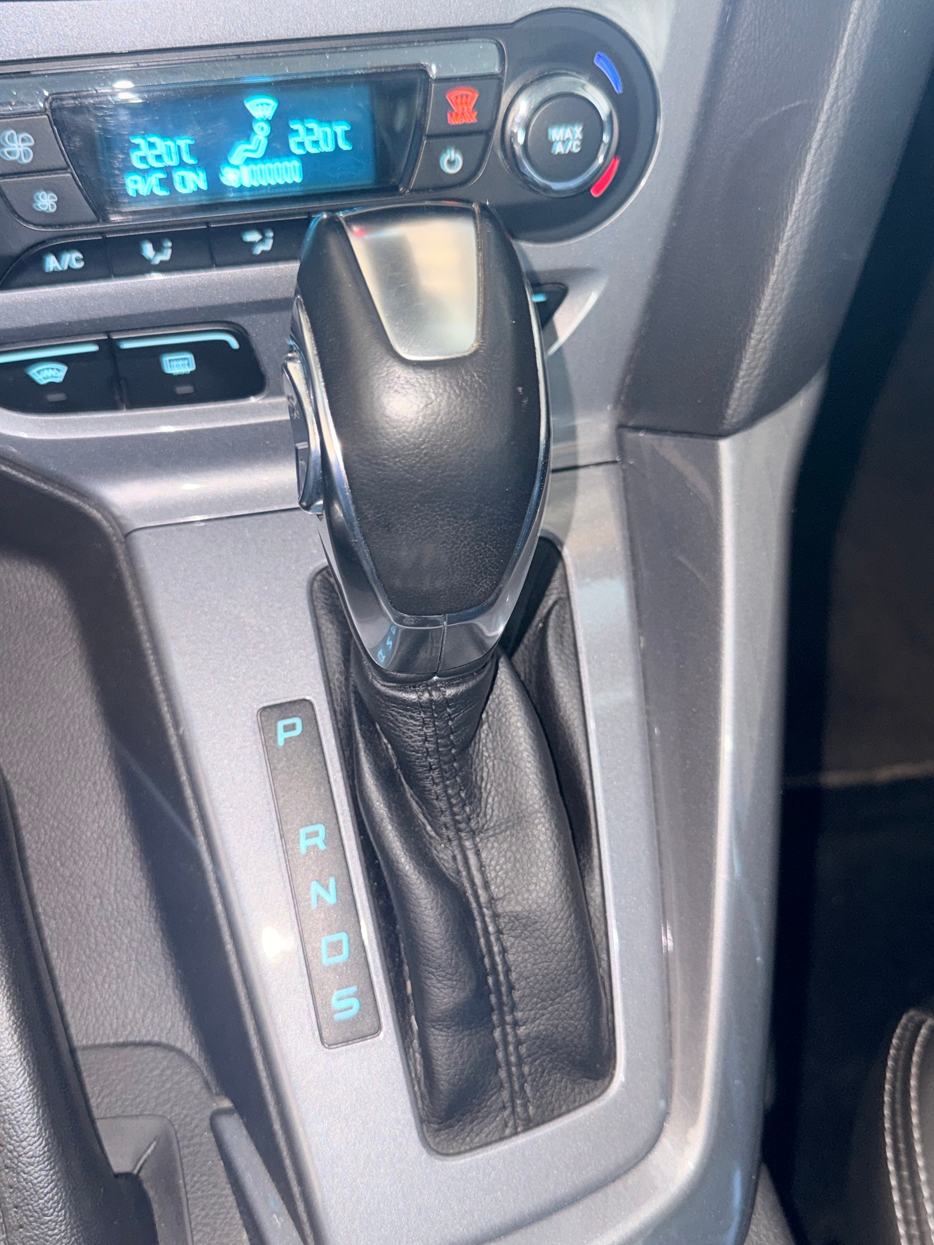 FORD Focus 2.0 TDCi Trend PowerShift-image-11