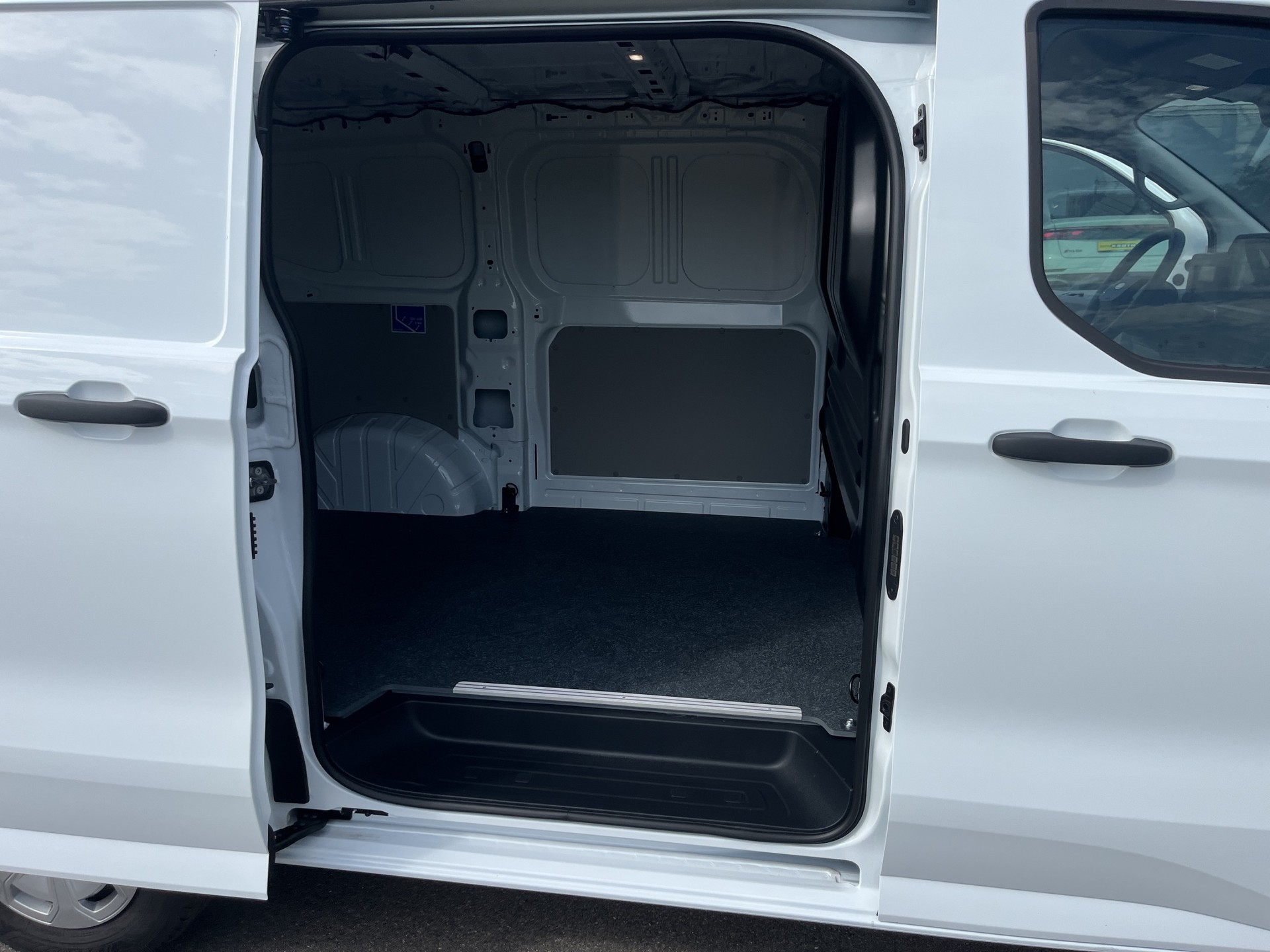 FORD Transit Custom 320 L1H1 Trend Automat, *AHK, Rückfahrkamera, Sitzheizung, Carplay, LED Scheinwerfer*-image-20