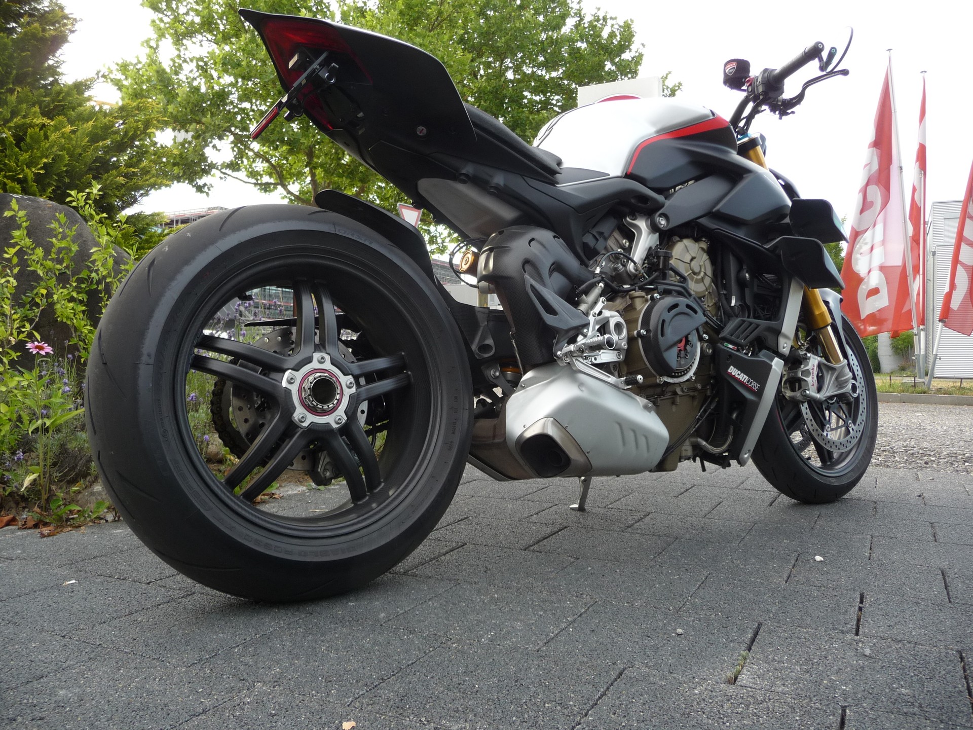 DUCATI Streetfighter V4 SP-image-7
