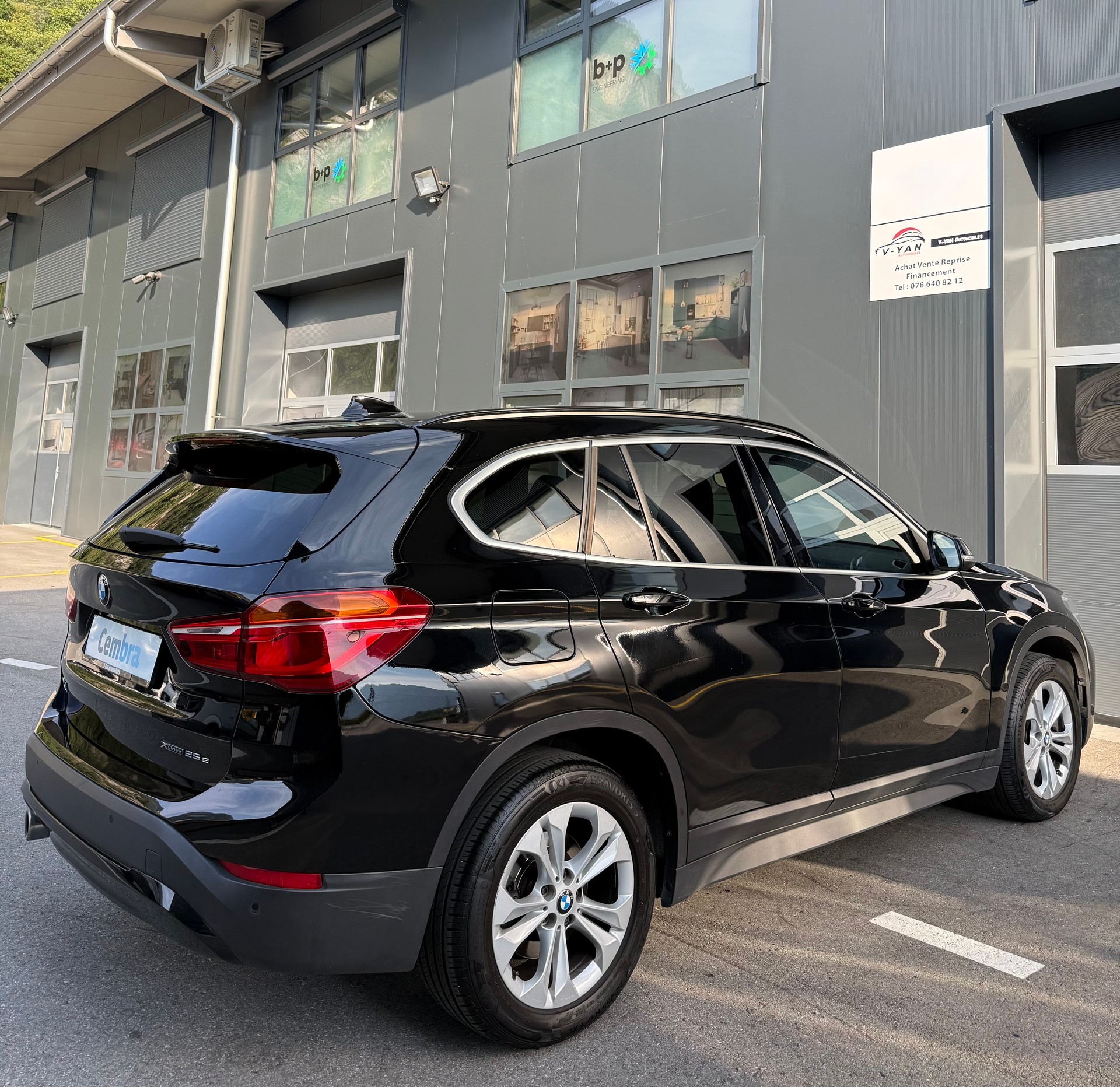 BMW X1 xDrive 25e Sport Line Steptronic-image-5