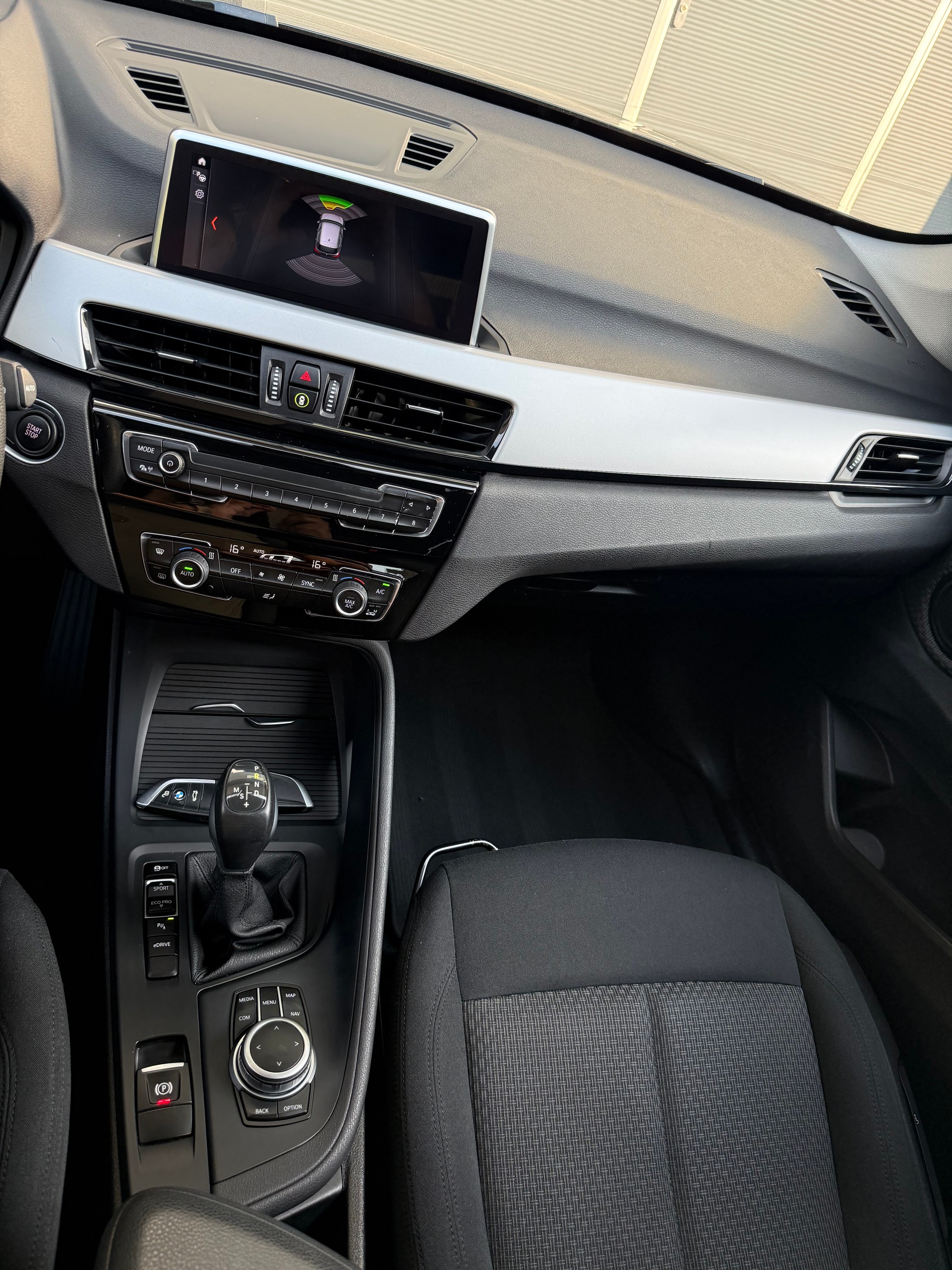 BMW X1 xDrive 25e Sport Line Steptronic-image-14