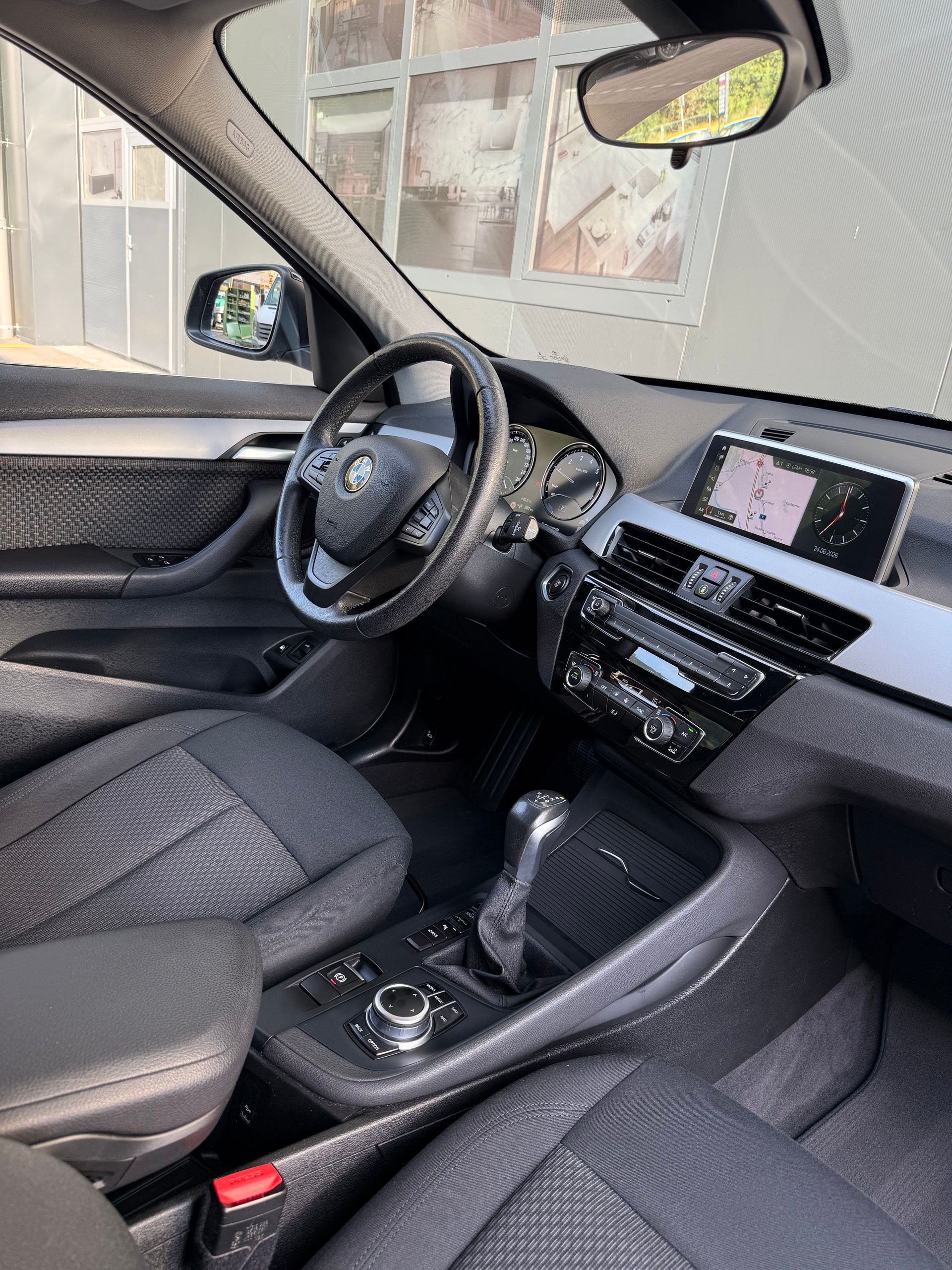 BMW X1 xDrive 25e Sport Line Steptronic-image-11