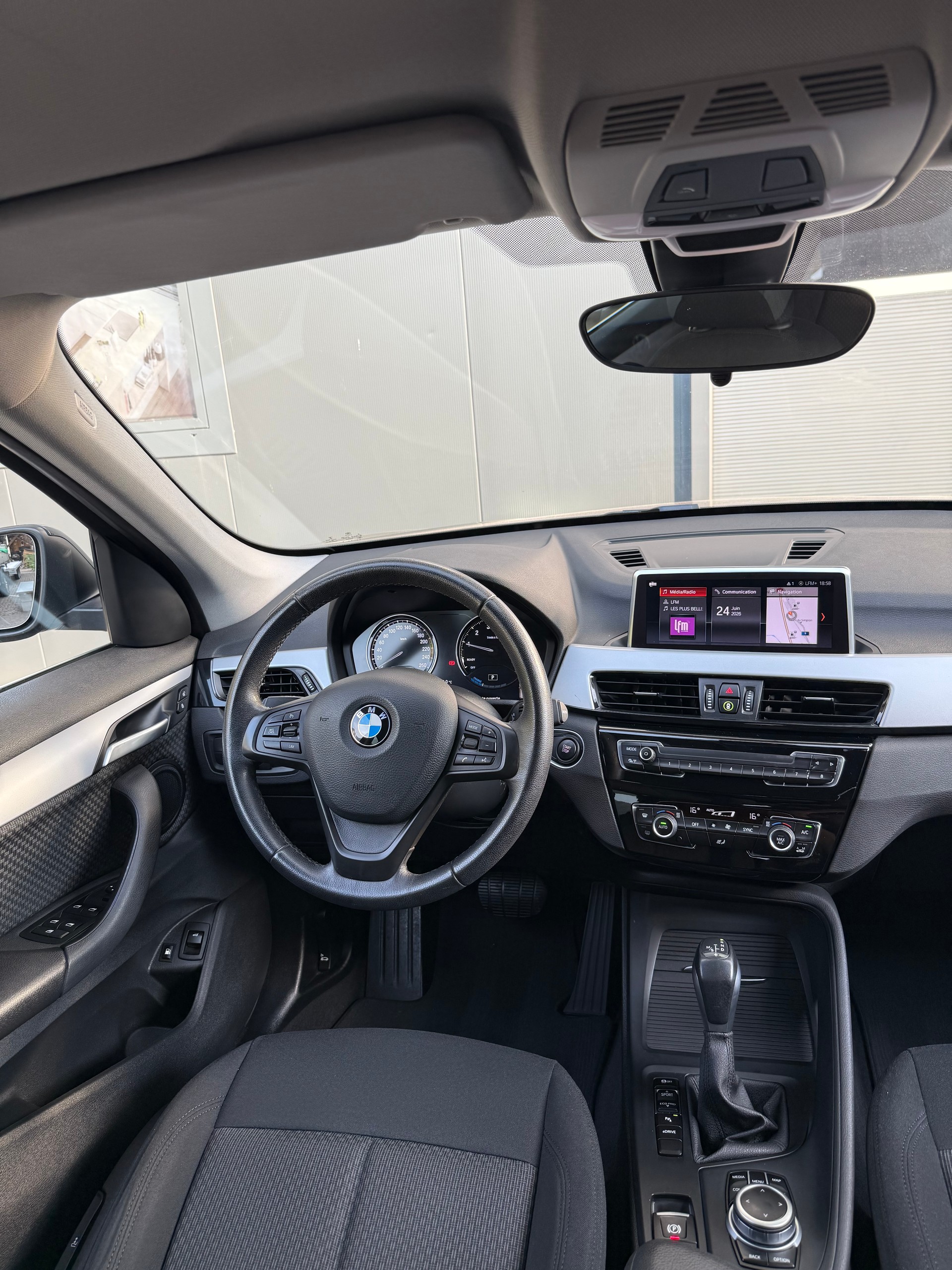 BMW X1 xDrive 25e Sport Line Steptronic-image-9