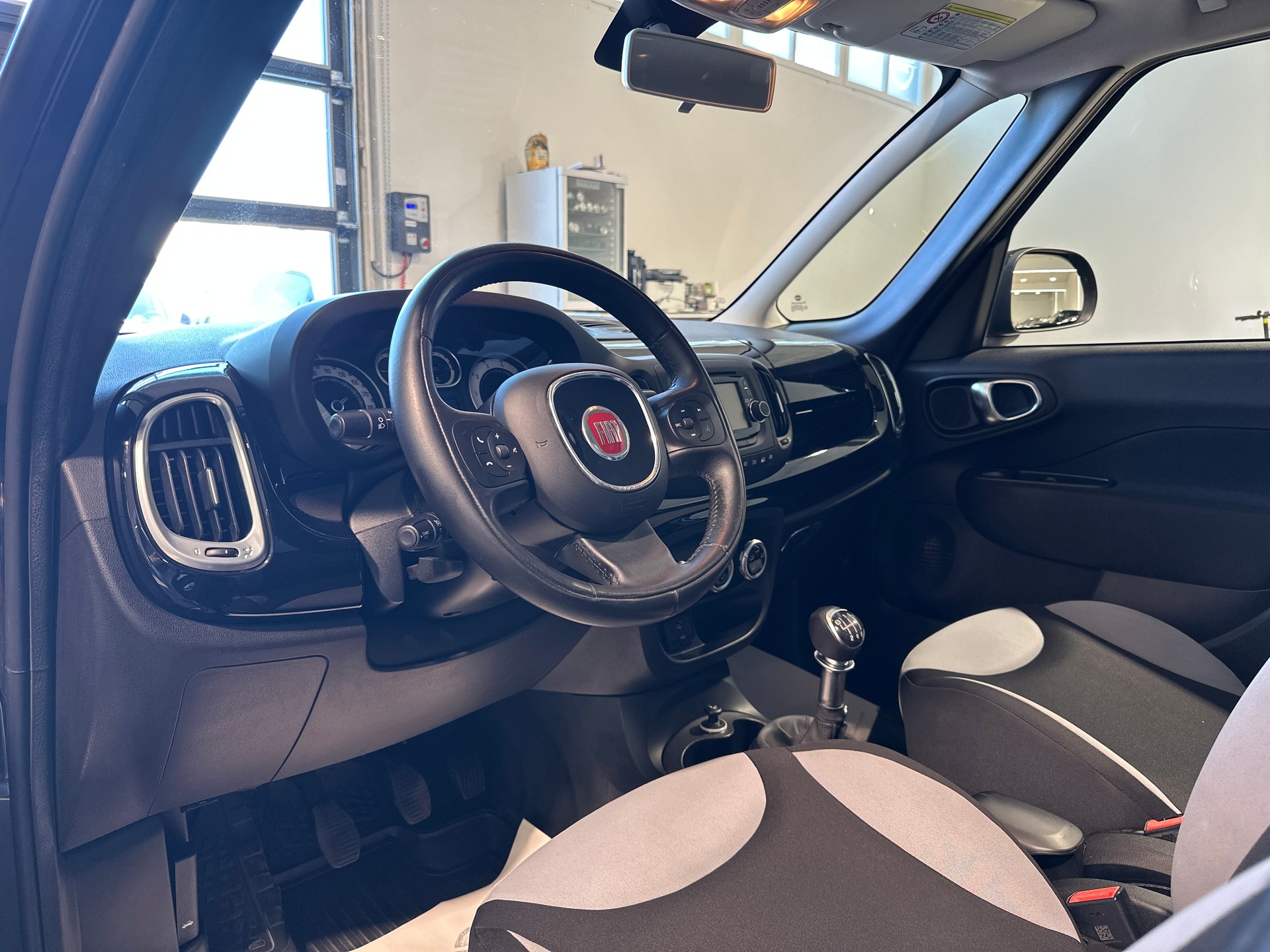 FIAT 500L 1.6 JTD Pop Star-showroom-element-1