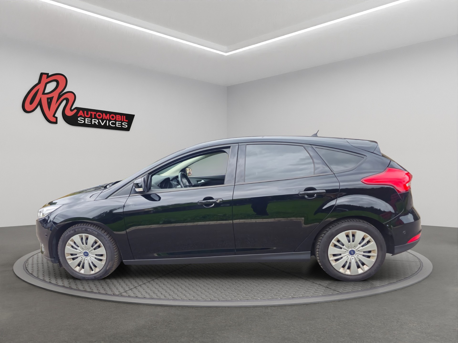 FORD Focus 1.0 SCTi 99g Trend-showroom-element-2