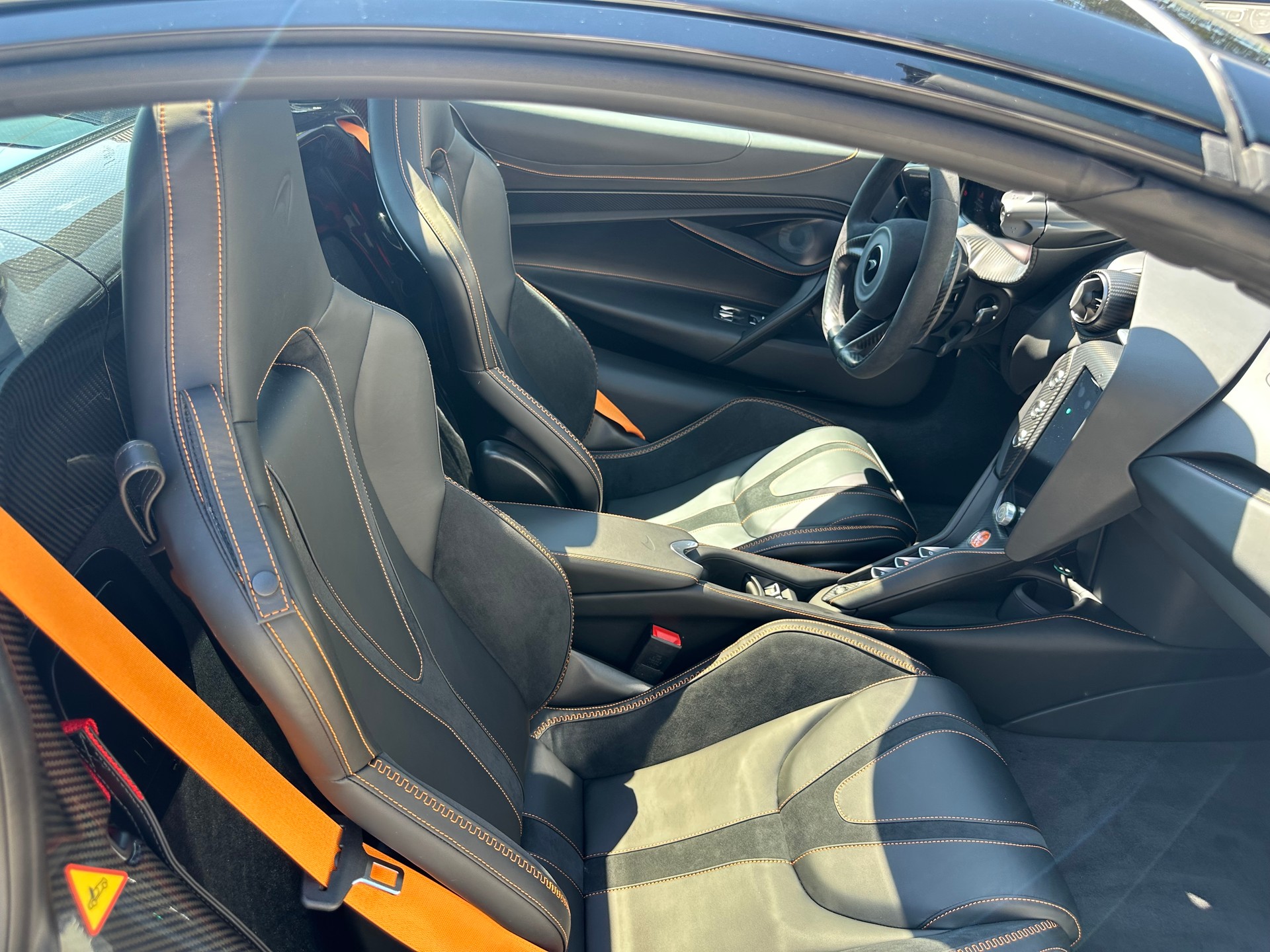 McLAREN 750S Spider-image-12