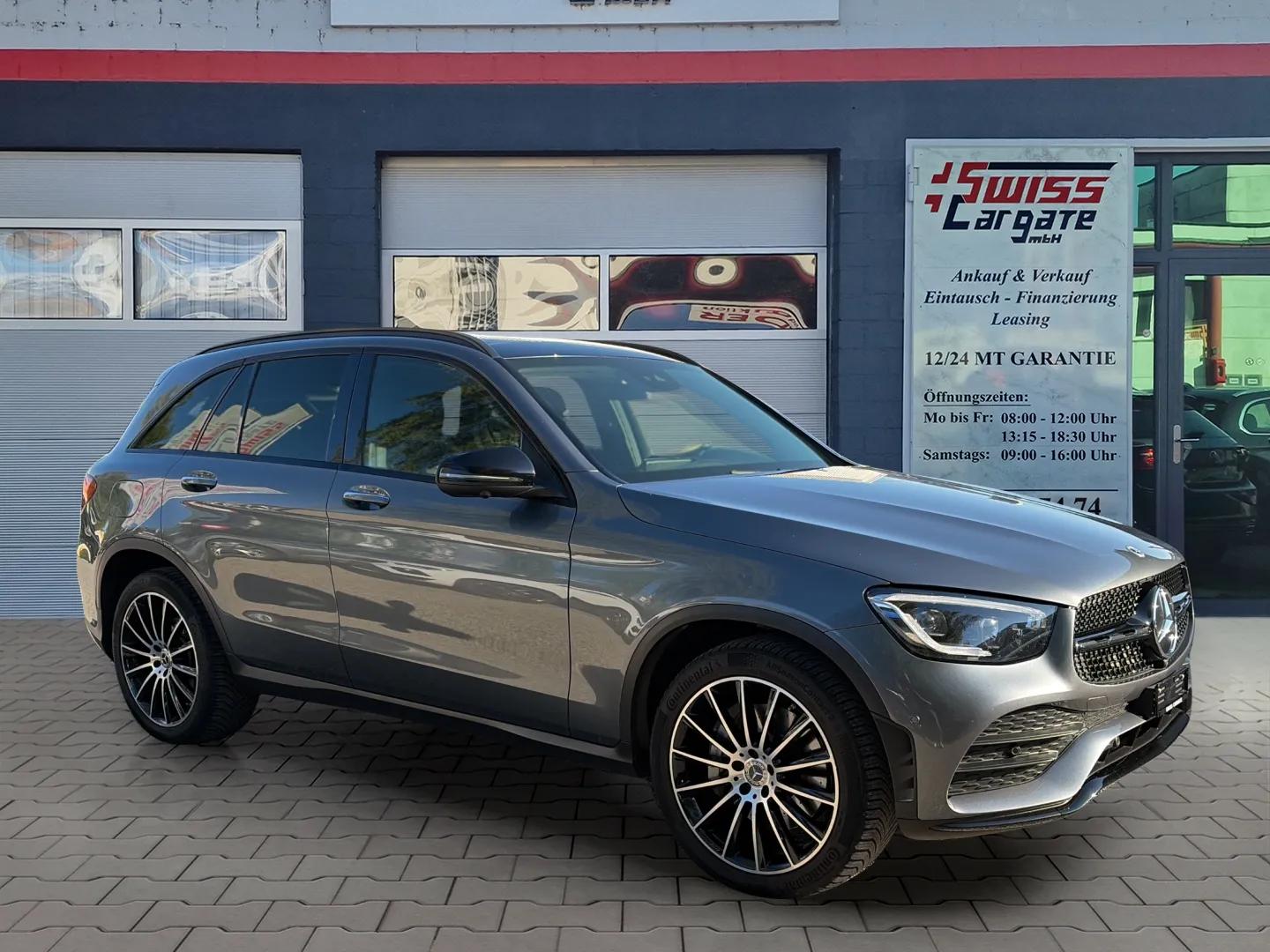MERCEDES-BENZ GLC 300 d AMG Line 4Matic 9G-Tronic mit AHK & Panoramadach-showroom-element-1
