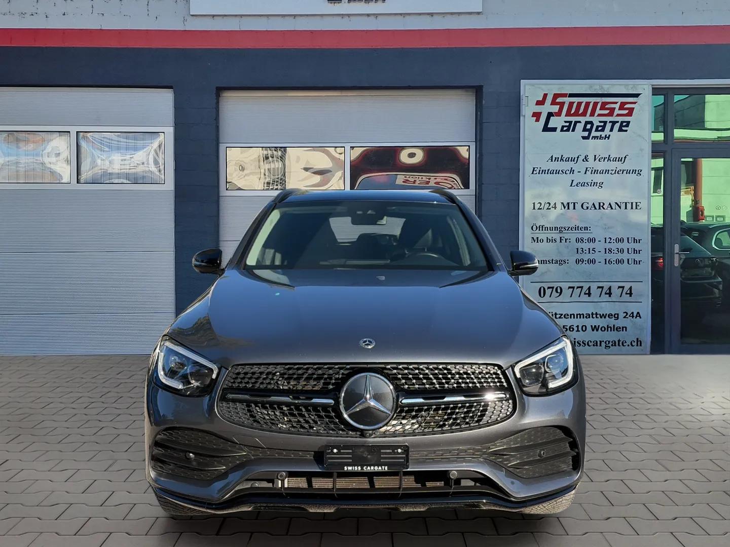 MERCEDES-BENZ GLC 300 d AMG Line 4Matic 9G-Tronic mit AHK & Panoramadach-showroom-element-2