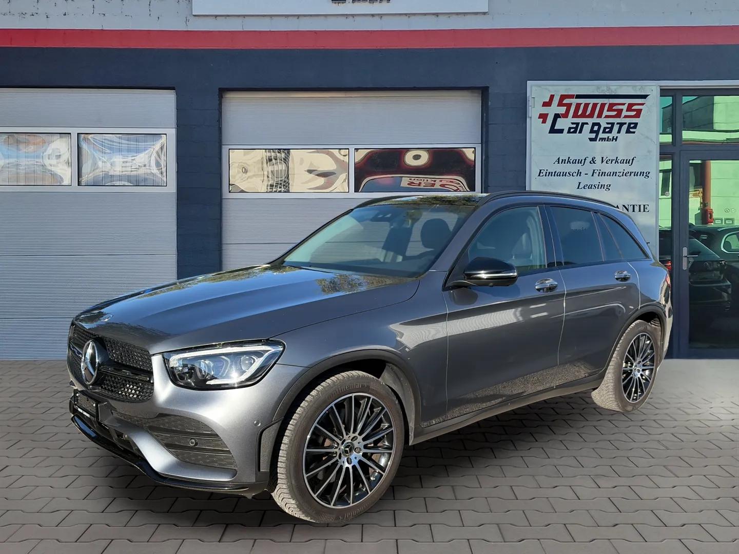 MERCEDES-BENZ GLC 300 d AMG Line 4Matic 9G-Tronic mit AHK & Panoramadach-showroom-element-3