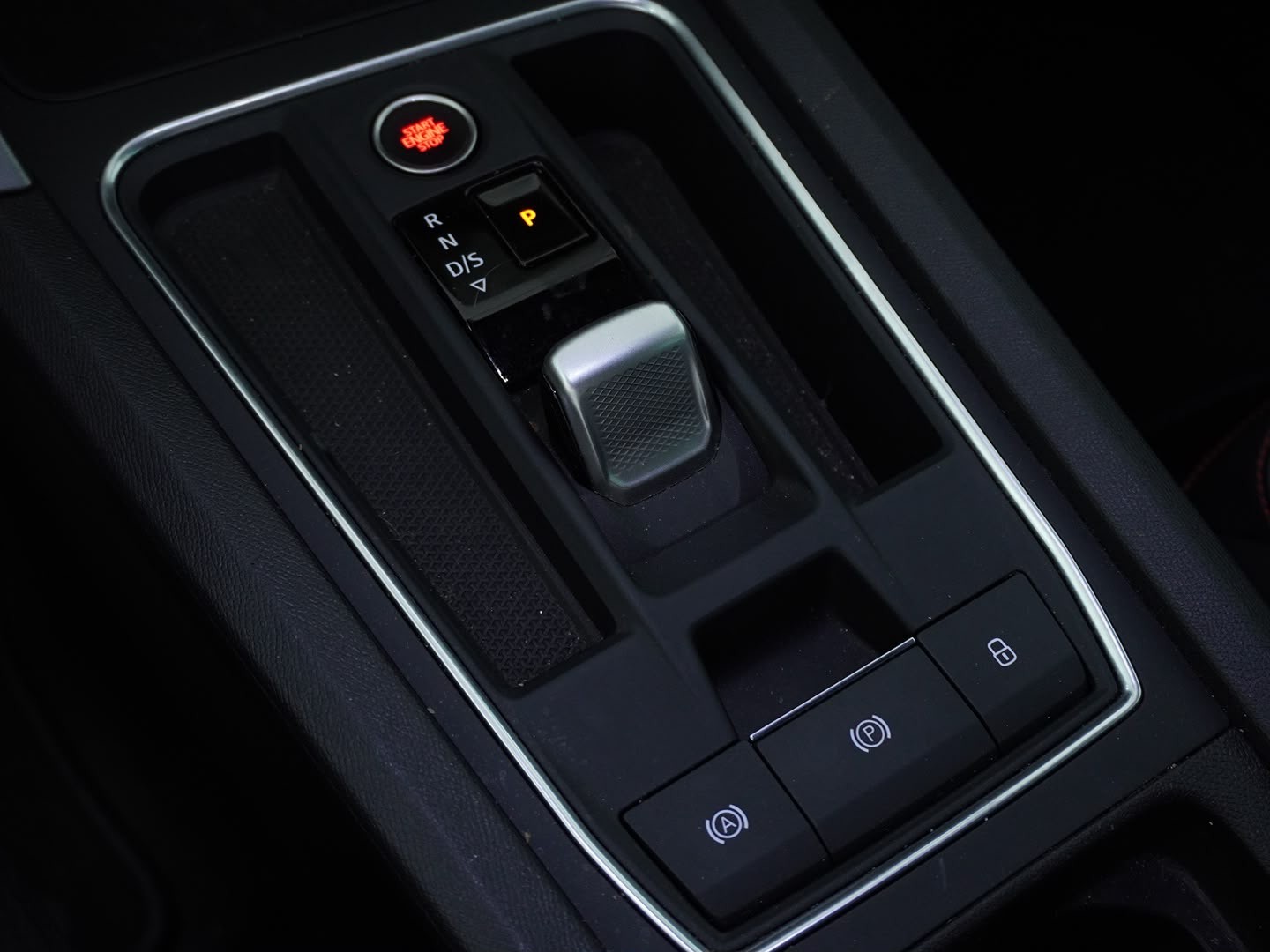 SEAT Leon 1.4 eHybrid pHEV DSG Hola FR-image-8