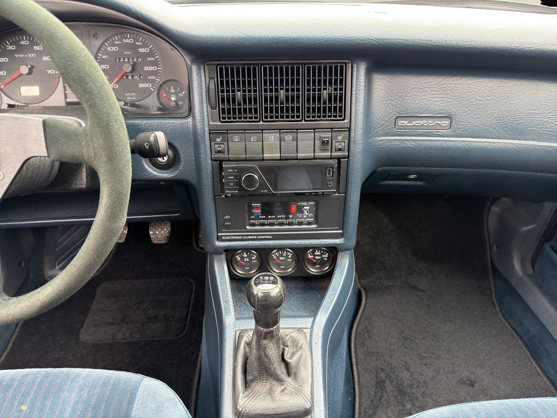 AUDI 90 2.3 E 20V quattroSport-image-12