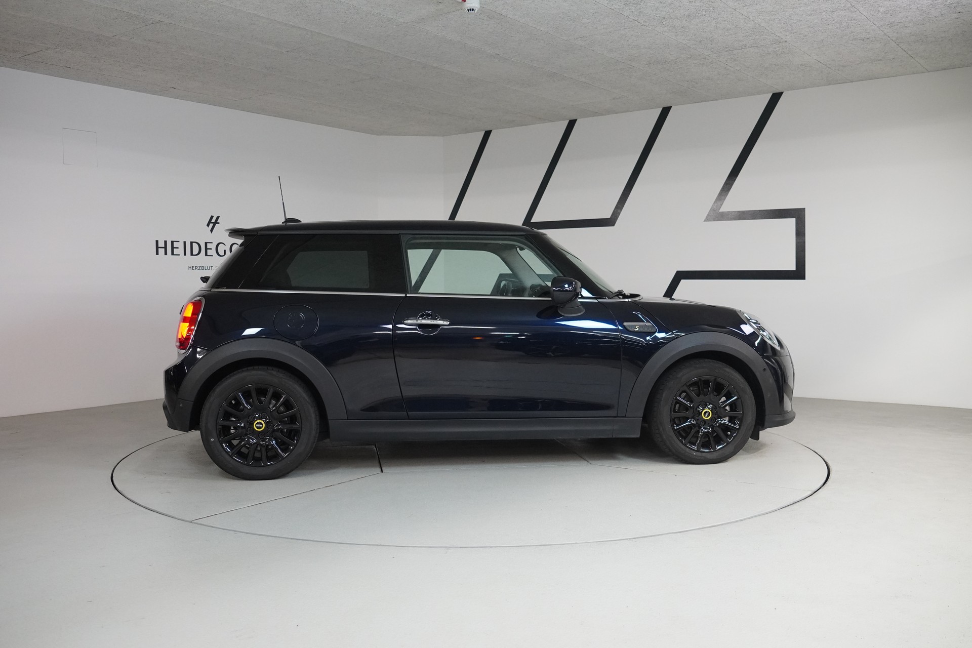 MINI Cooper SE Mosaert Edition-image-8