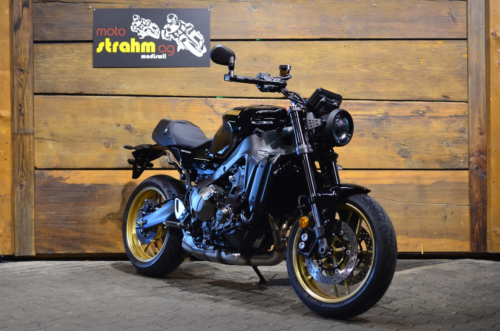 YAMAHA XSR 900 ABS-image-0