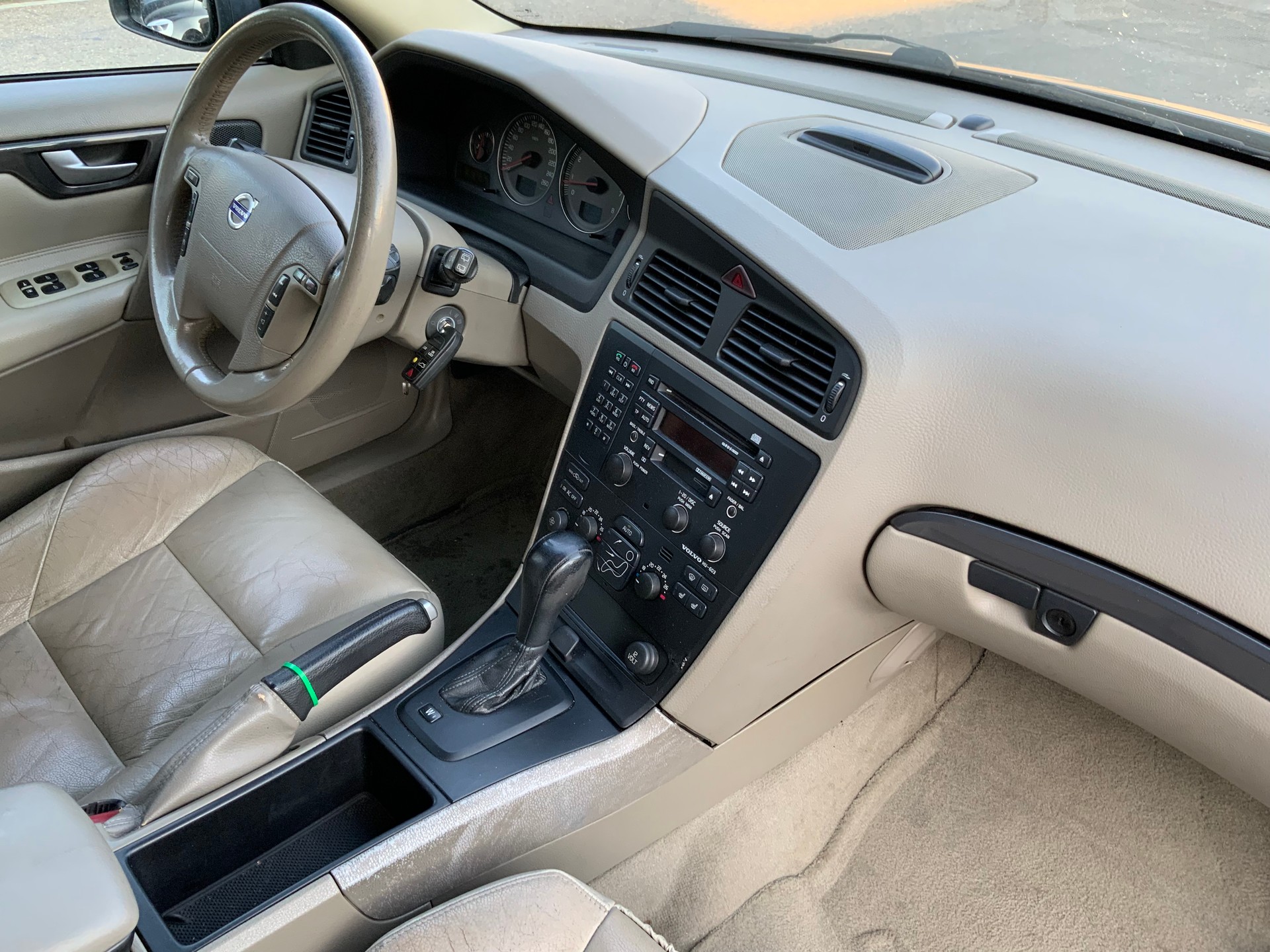 VOLVO Volvo V70 2.5 T AWD-image-11